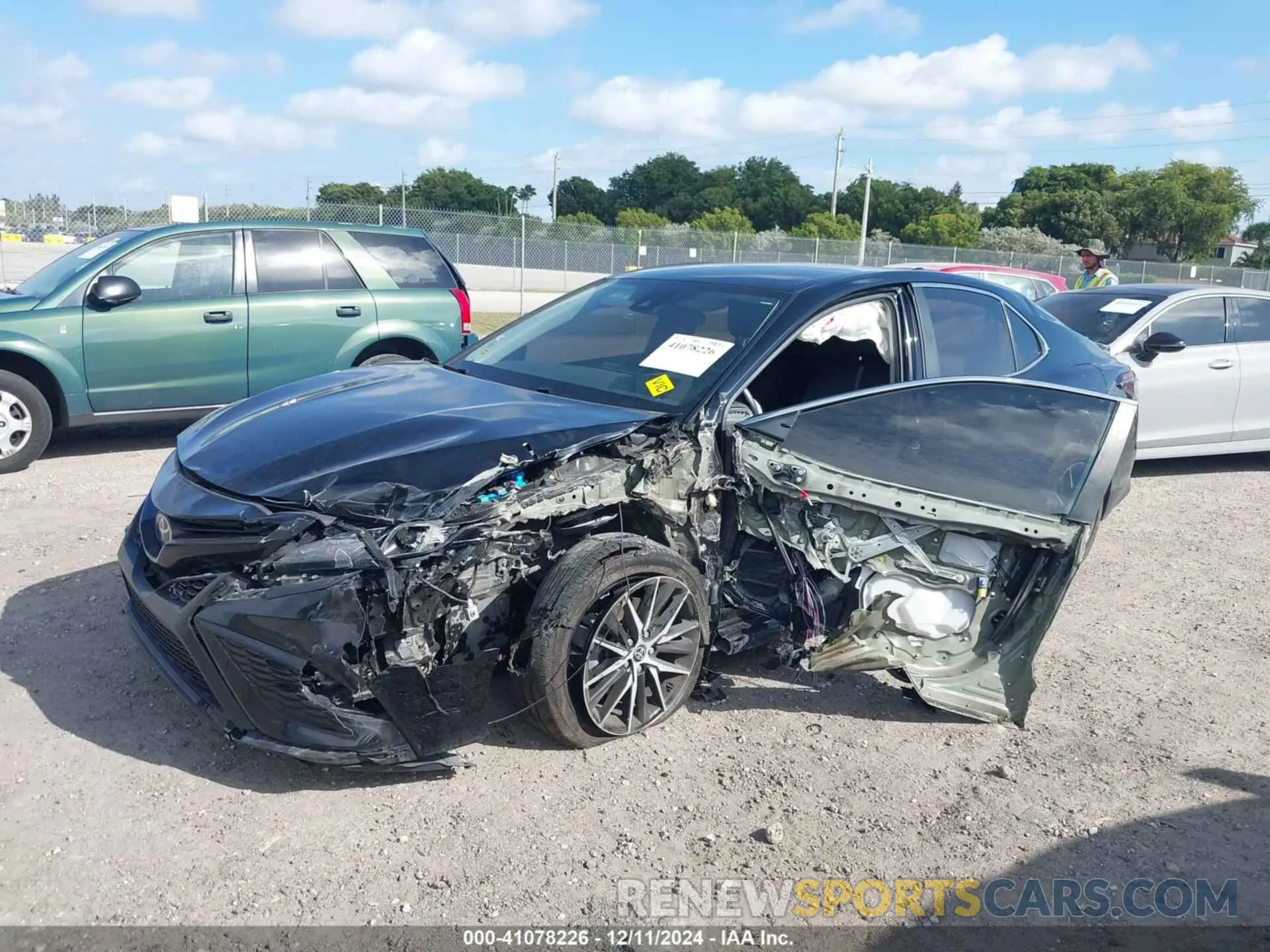 6 Photograph of a damaged car 4T1G11AK1MU544647 TOYOTA CAMRY 2021