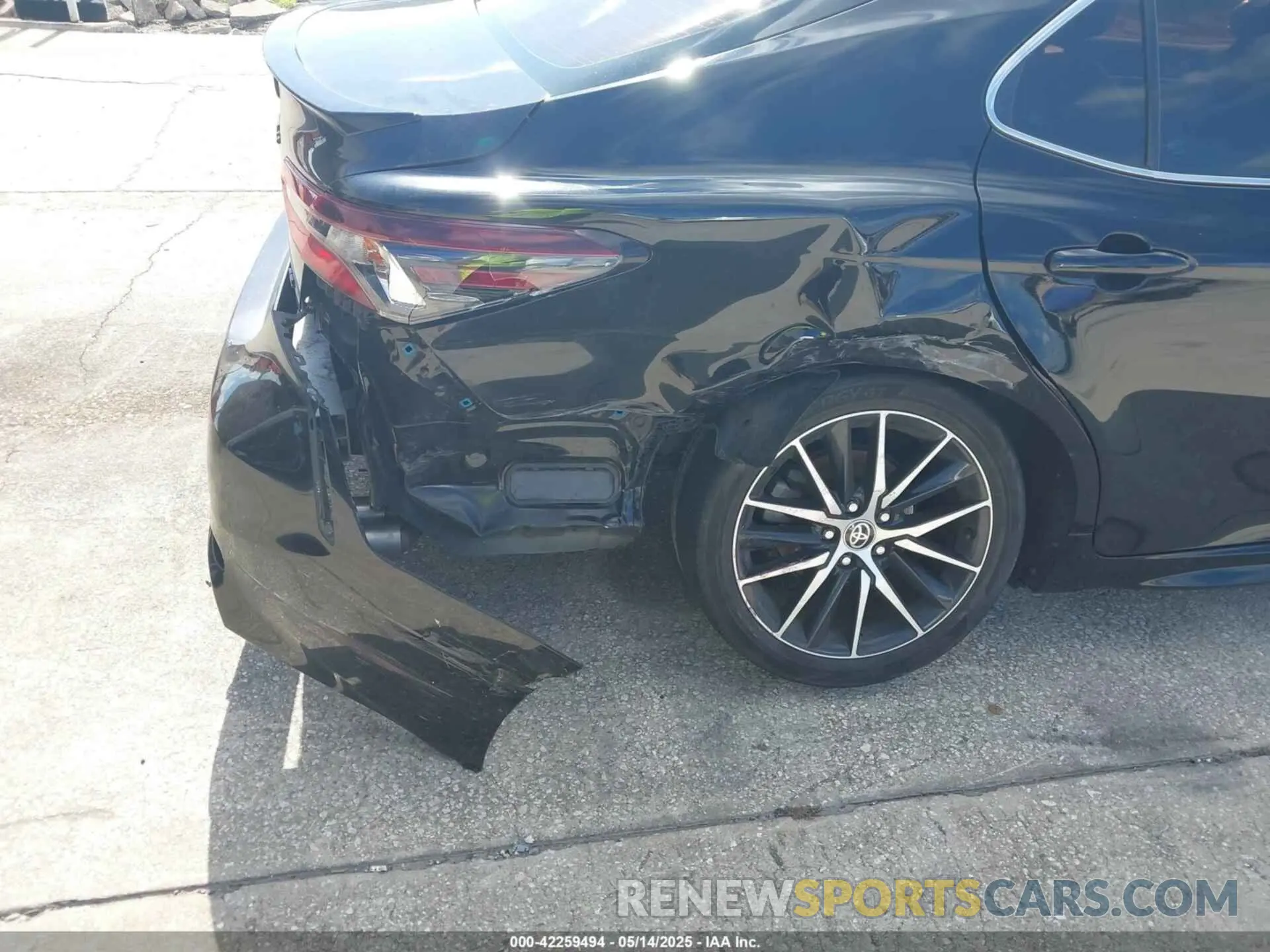 6 Photograph of a damaged car 4T1G11AK1MU546821 TOYOTA CAMRY 2021