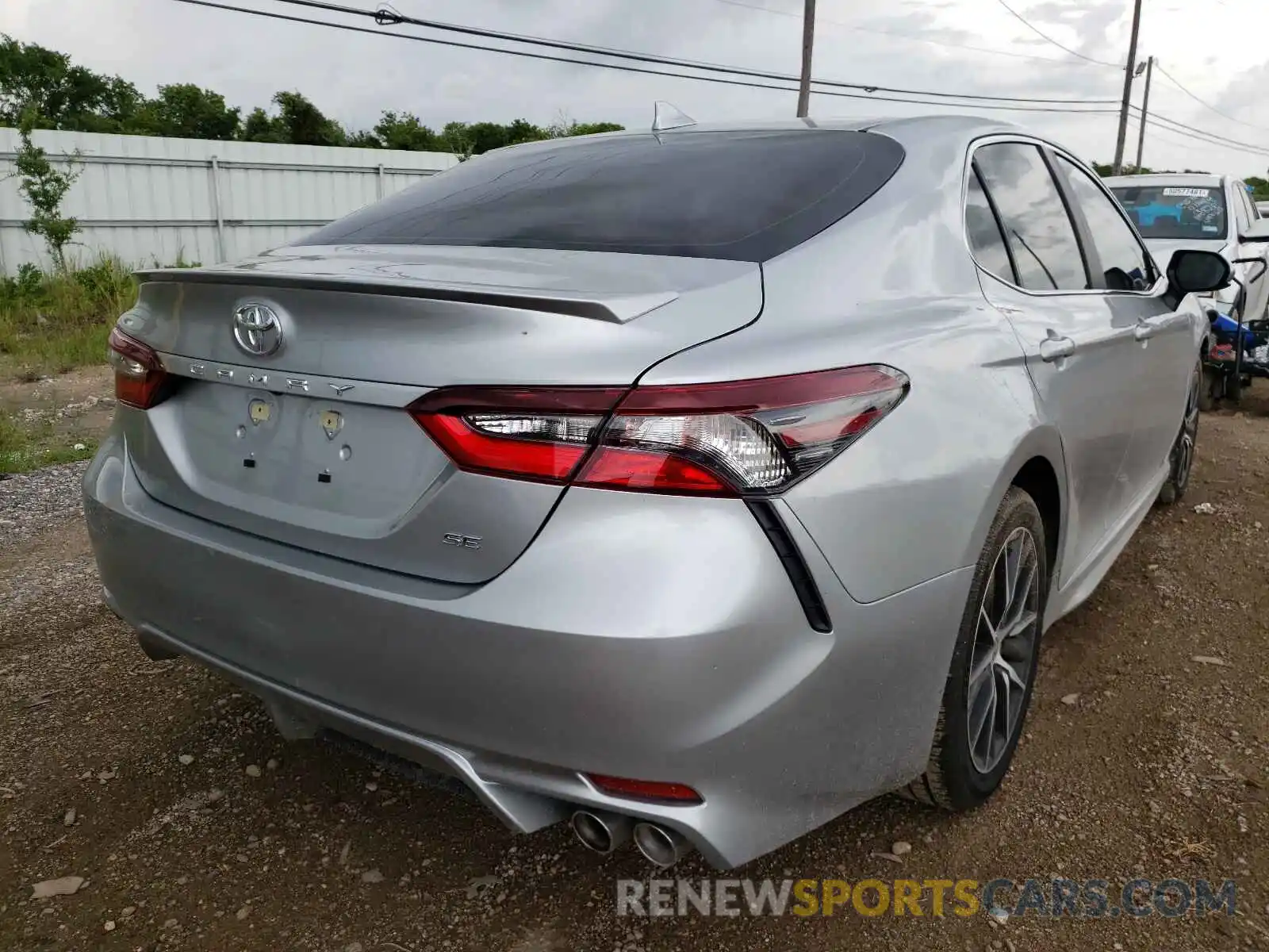 4 Photograph of a damaged car 4T1G11AK1MU547418 TOYOTA CAMRY 2021