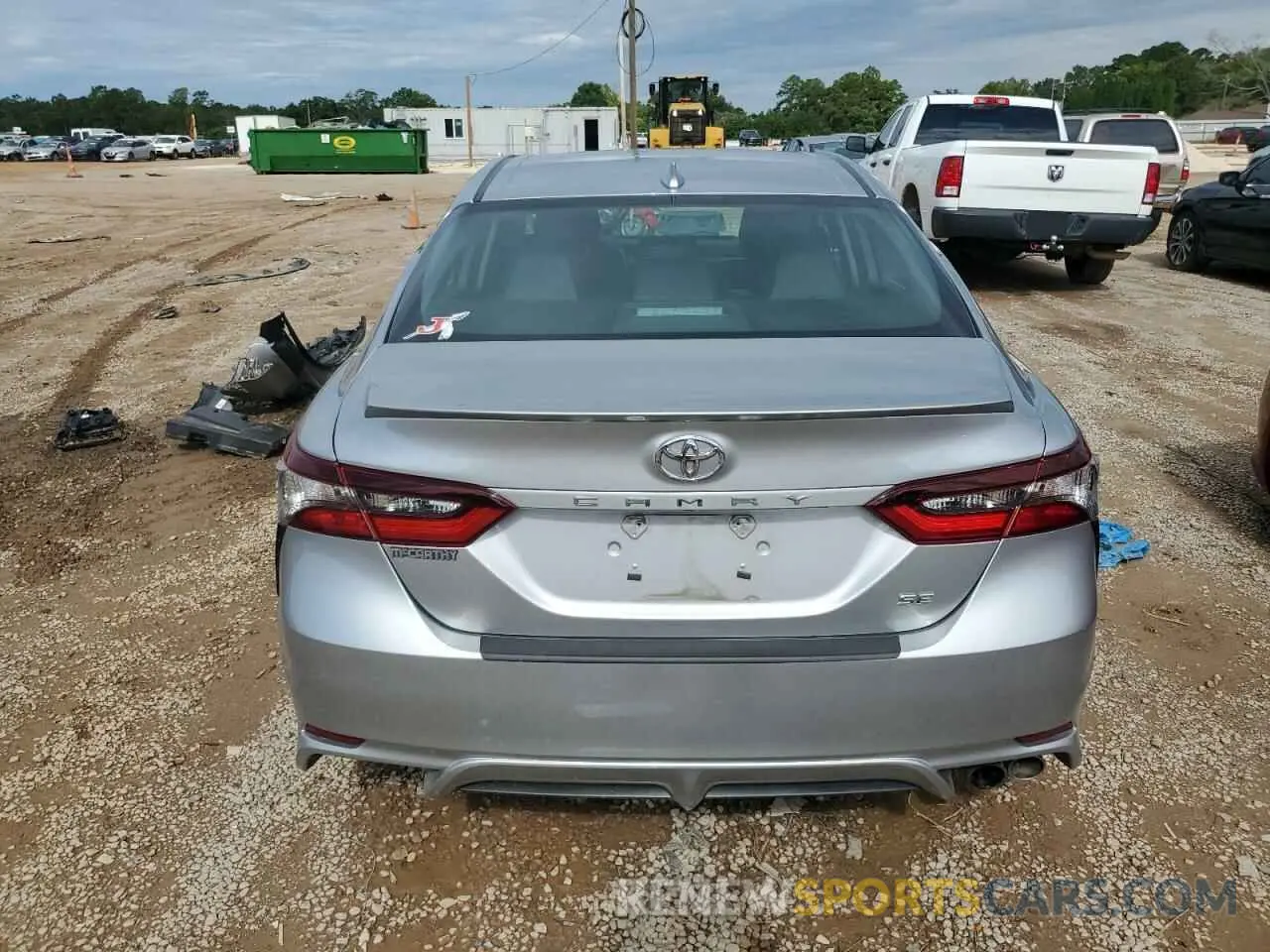 6 Photograph of a damaged car 4T1G11AK1MU549766 TOYOTA CAMRY 2021