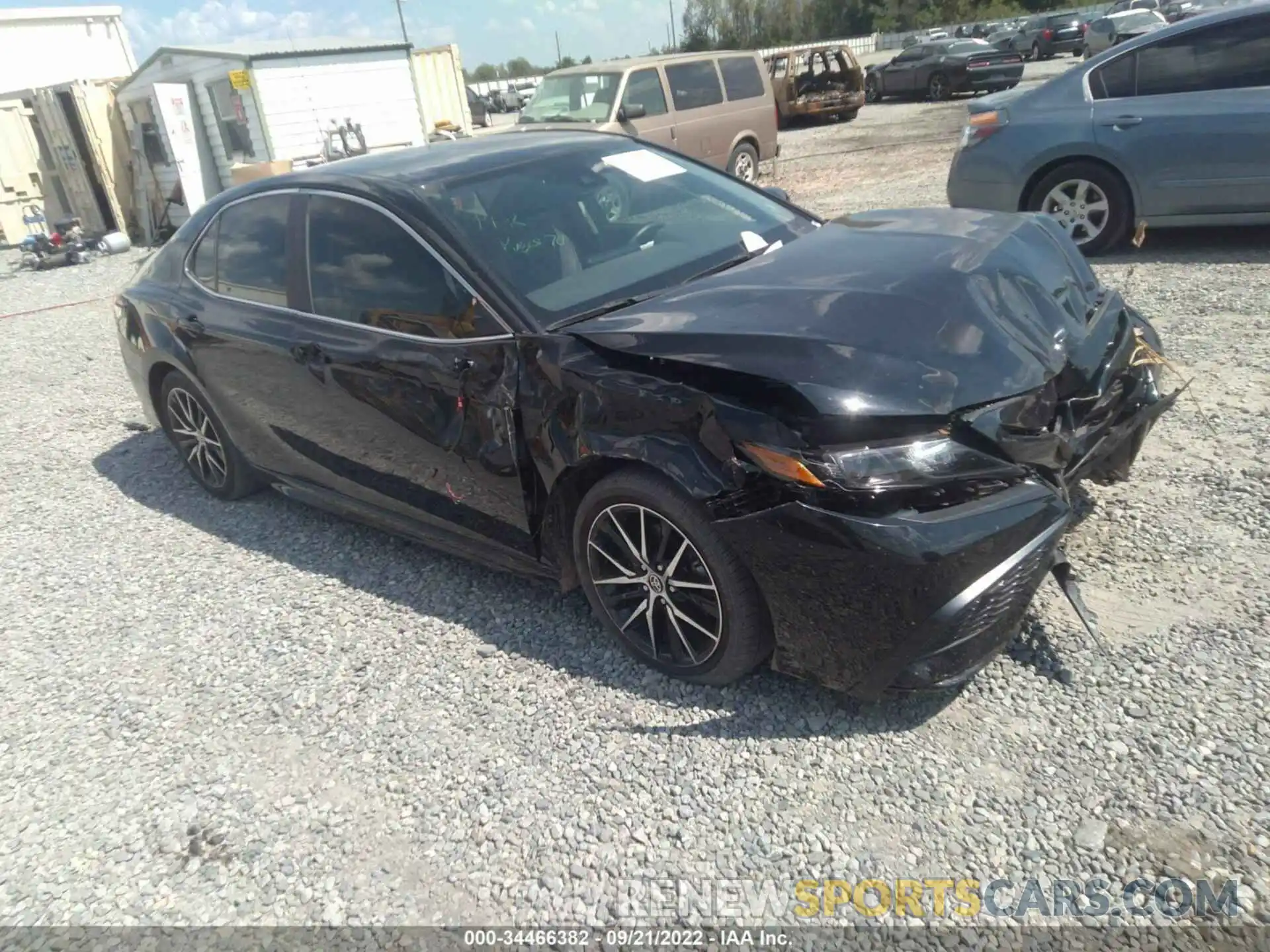 1 Photograph of a damaged car 4T1G11AK1MU572917 TOYOTA CAMRY 2021