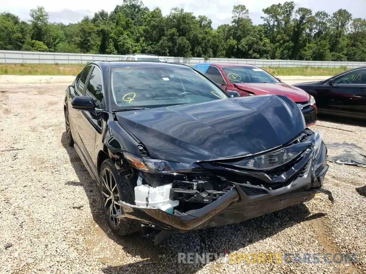 1 Photograph of a damaged car 4T1G11AK1MU581231 TOYOTA CAMRY 2021