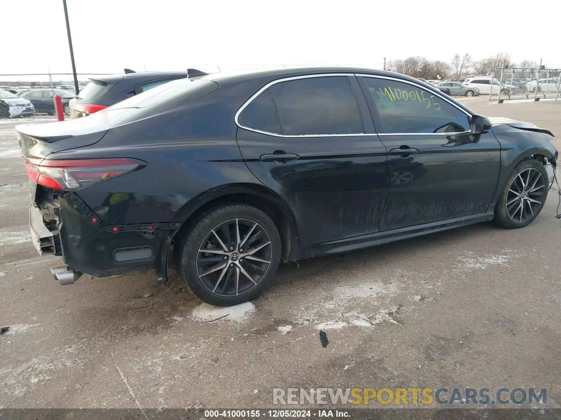 4 Photograph of a damaged car 4T1G11AK1MU581844 TOYOTA CAMRY 2021