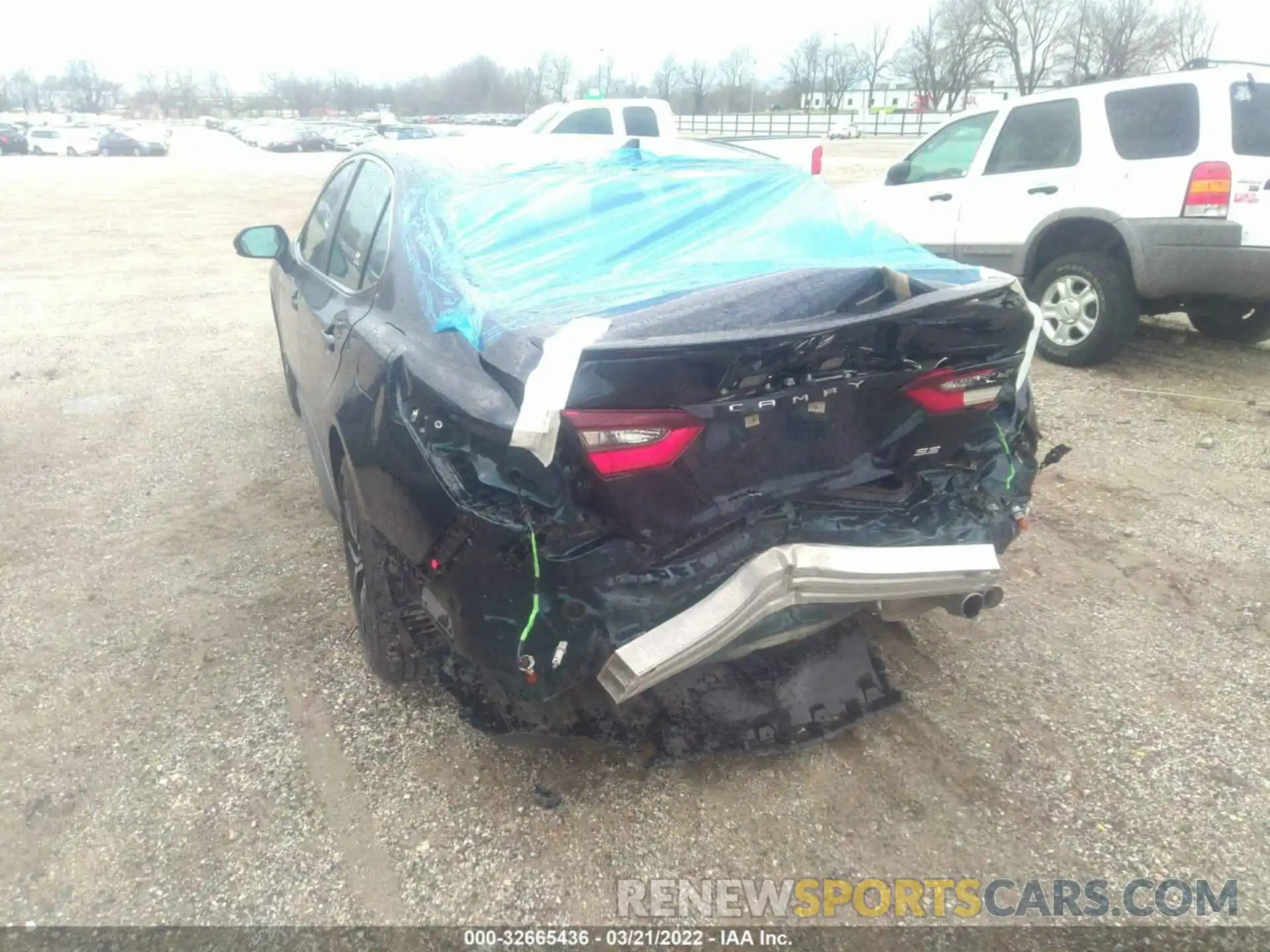 6 Photograph of a damaged car 4T1G11AK1MU582461 TOYOTA CAMRY 2021