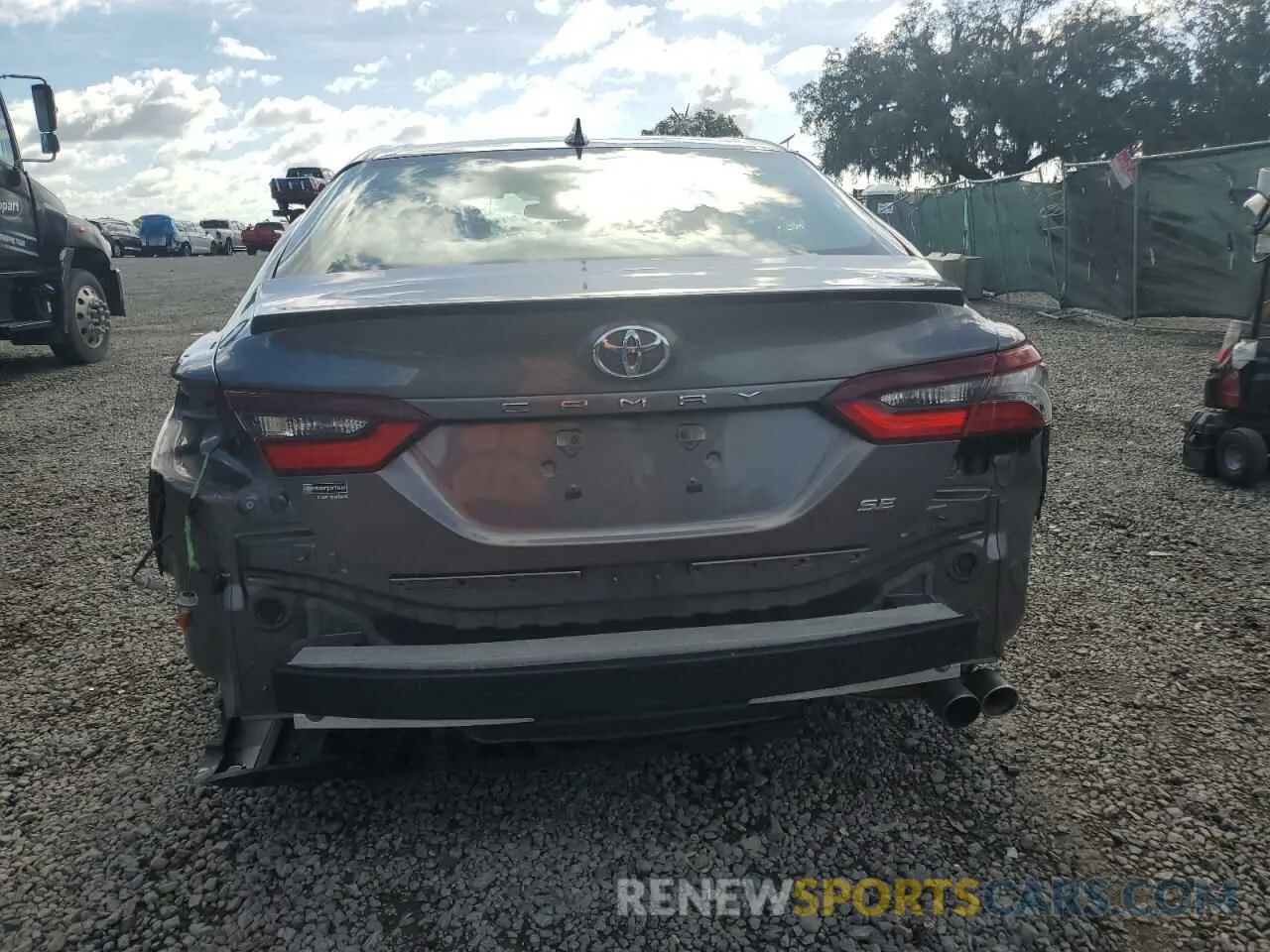 6 Photograph of a damaged car 4T1G11AK1MU605320 TOYOTA CAMRY 2021