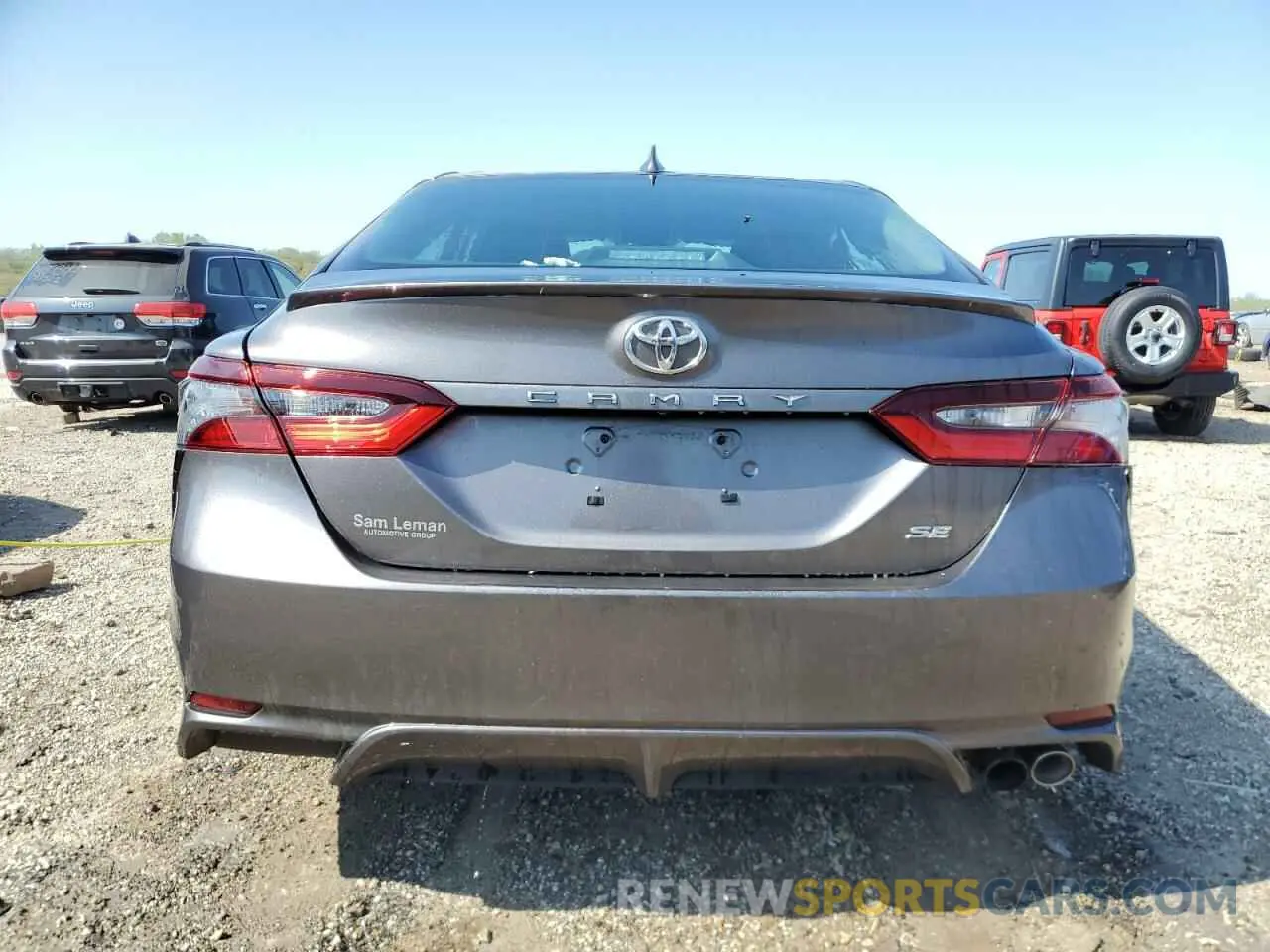 6 Photograph of a damaged car 4T1G11AK1MU612168 TOYOTA CAMRY 2021