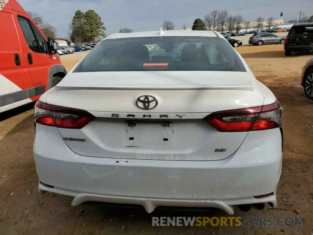 6 Photograph of a damaged car 4T1G11AK1MU614857 TOYOTA CAMRY 2021