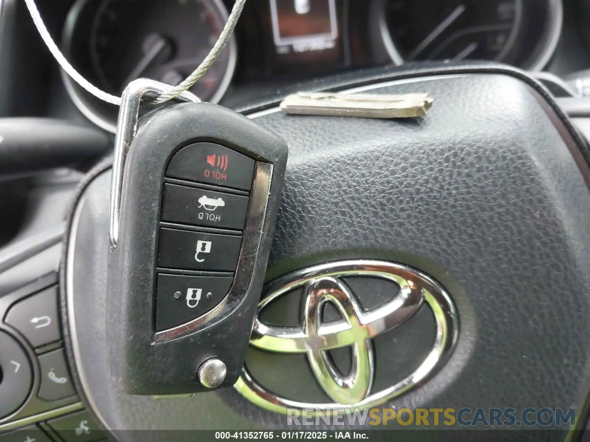 11 Photograph of a damaged car 4T1G11AK2MU404008 TOYOTA CAMRY 2021
