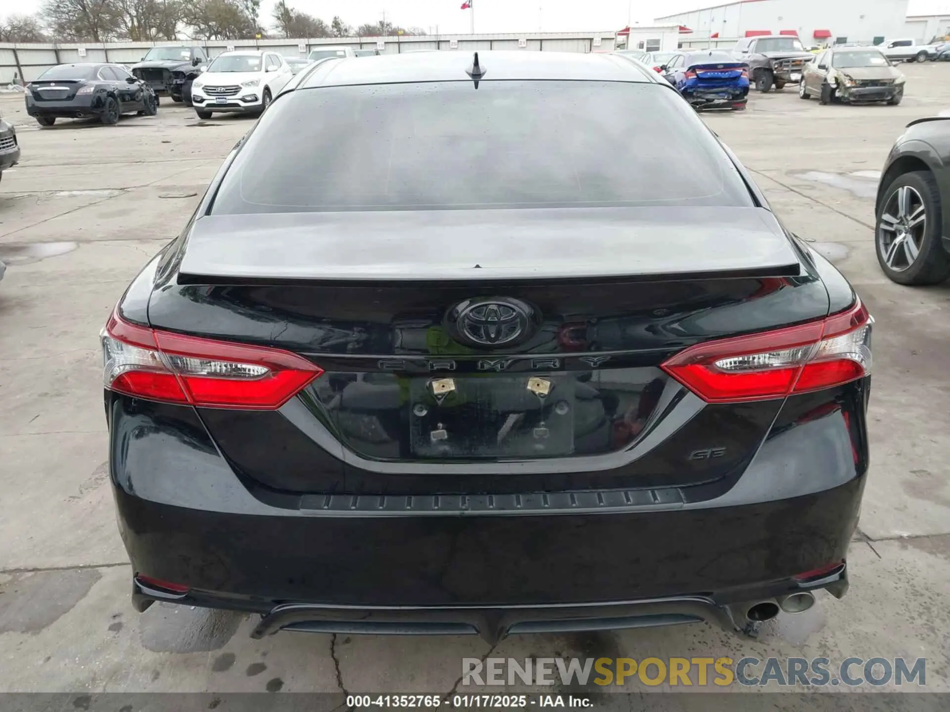 17 Photograph of a damaged car 4T1G11AK2MU404008 TOYOTA CAMRY 2021