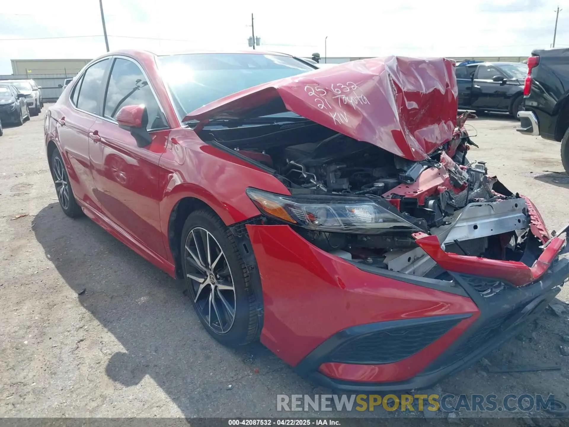 1 Photograph of a damaged car 4T1G11AK2MU417082 TOYOTA CAMRY 2021