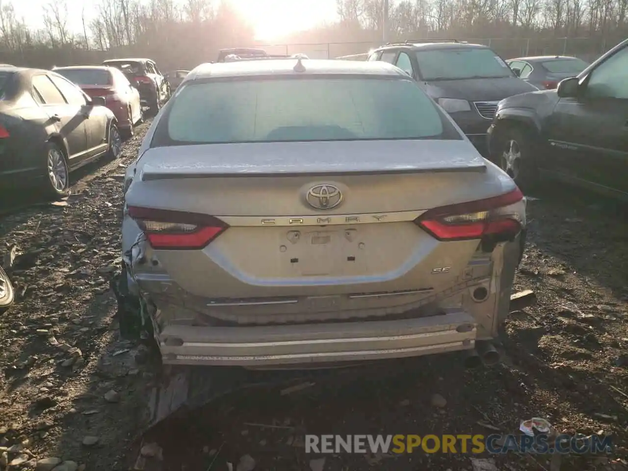 6 Photograph of a damaged car 4T1G11AK2MU425084 TOYOTA CAMRY 2021