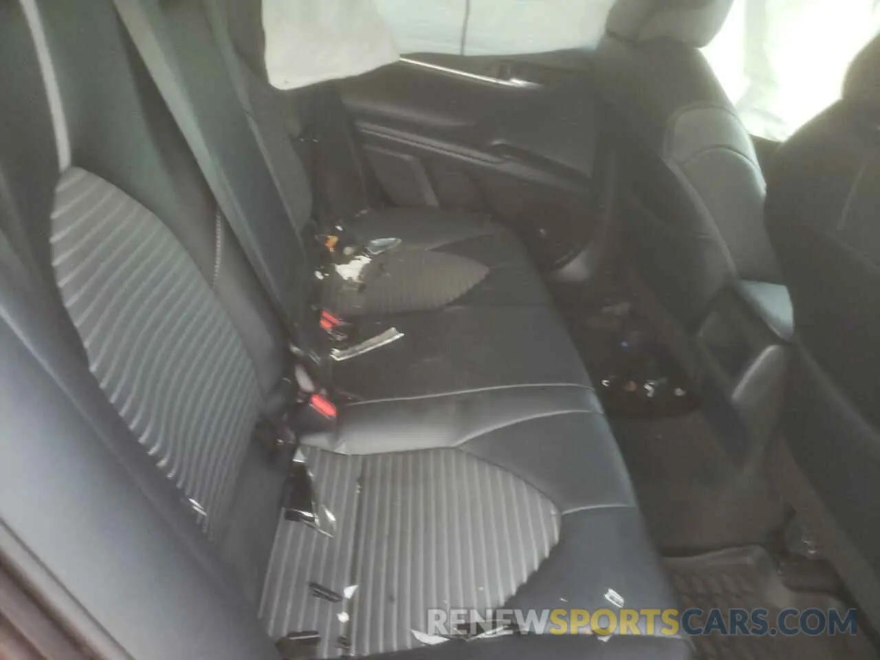 10 Photograph of a damaged car 4T1G11AK2MU449286 TOYOTA CAMRY 2021