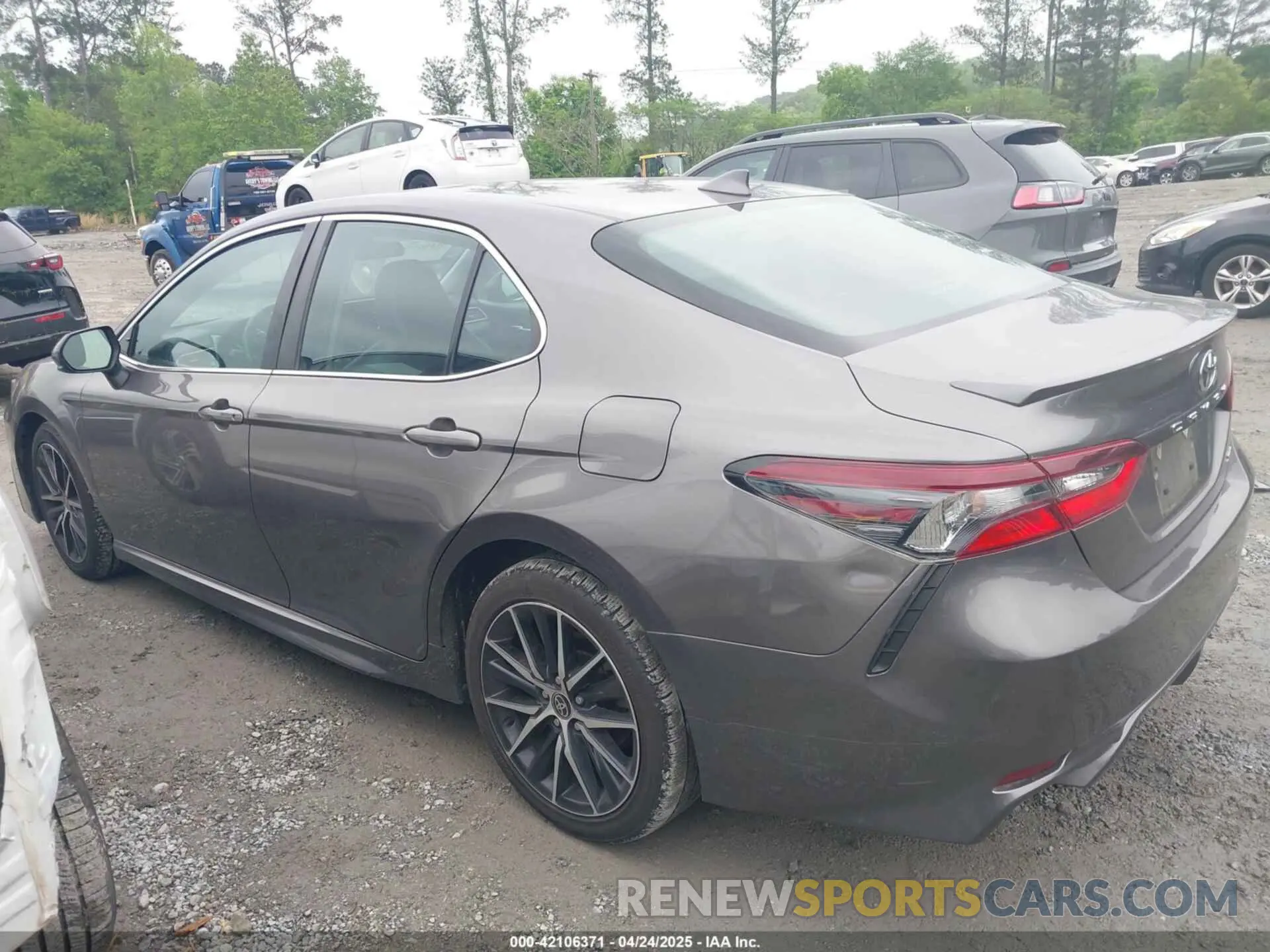 14 Photograph of a damaged car 4T1G11AK2MU454794 TOYOTA CAMRY 2021