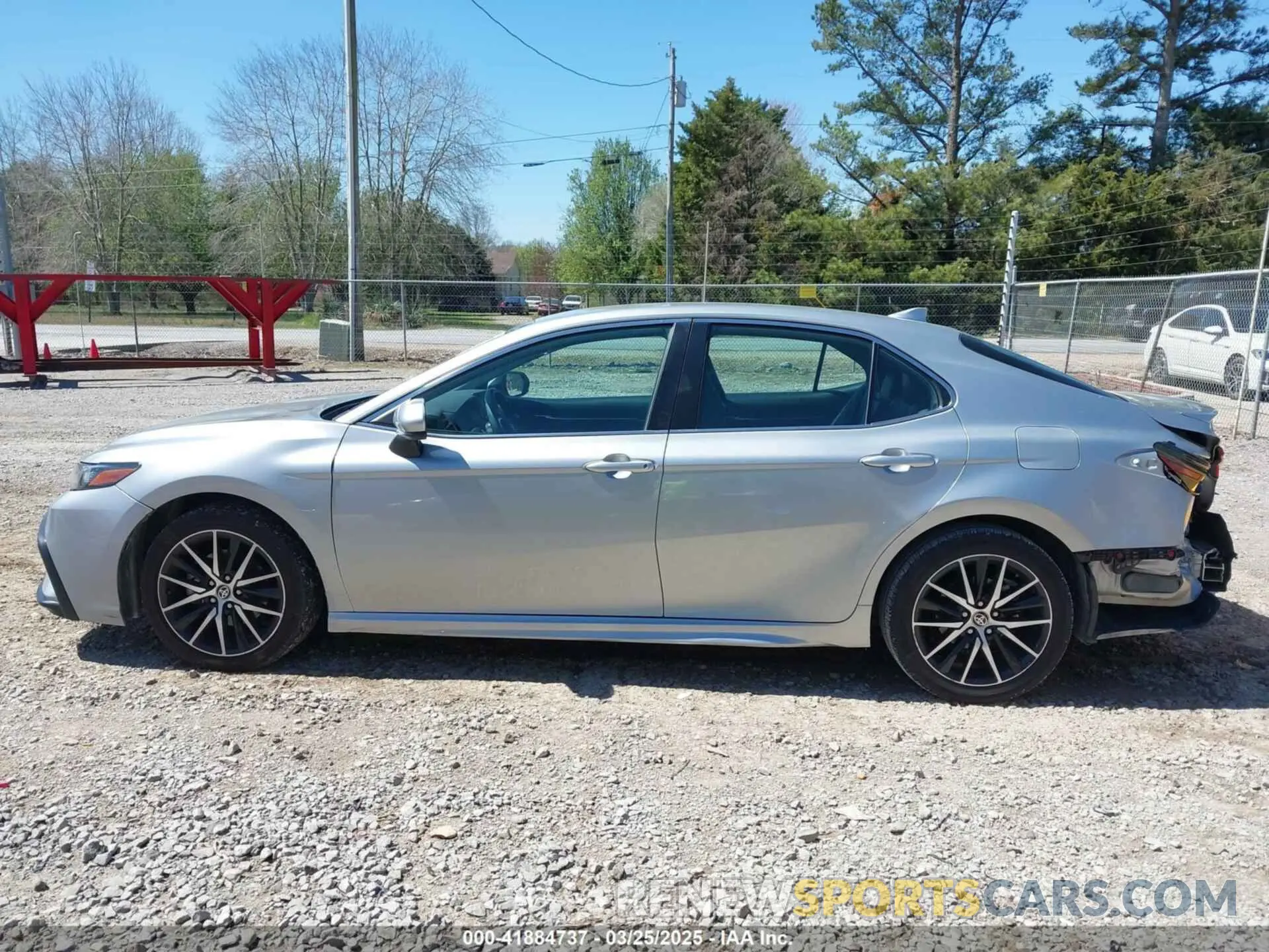 14 Photograph of a damaged car 4T1G11AK2MU464824 TOYOTA CAMRY 2021