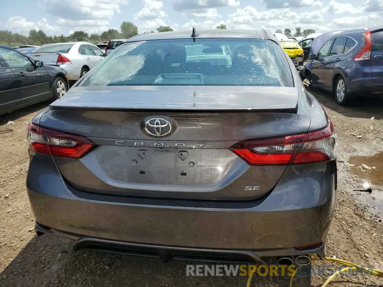 6 Photograph of a damaged car 4T1G11AK2MU468713 TOYOTA CAMRY 2021
