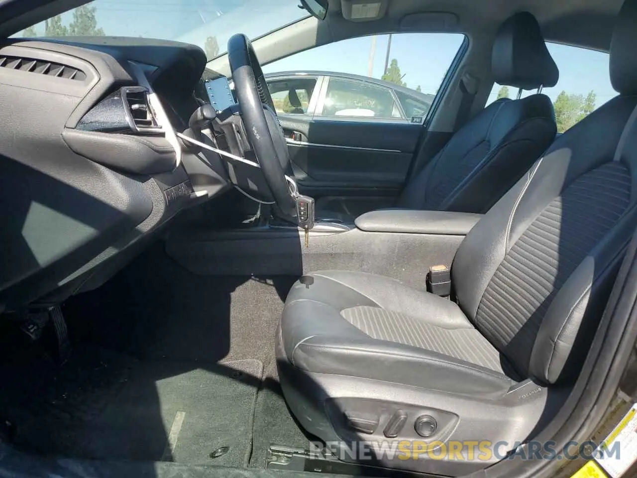7 Photograph of a damaged car 4T1G11AK2MU471398 TOYOTA CAMRY 2021