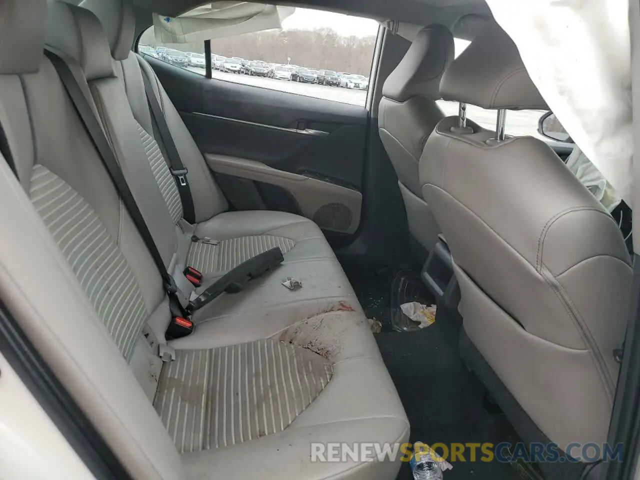 10 Photograph of a damaged car 4T1G11AK2MU484894 TOYOTA CAMRY 2021