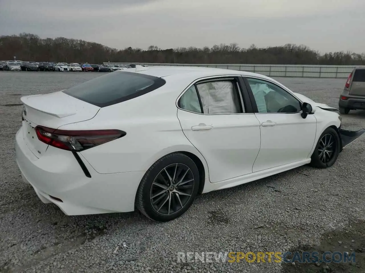 3 Photograph of a damaged car 4T1G11AK2MU484894 TOYOTA CAMRY 2021