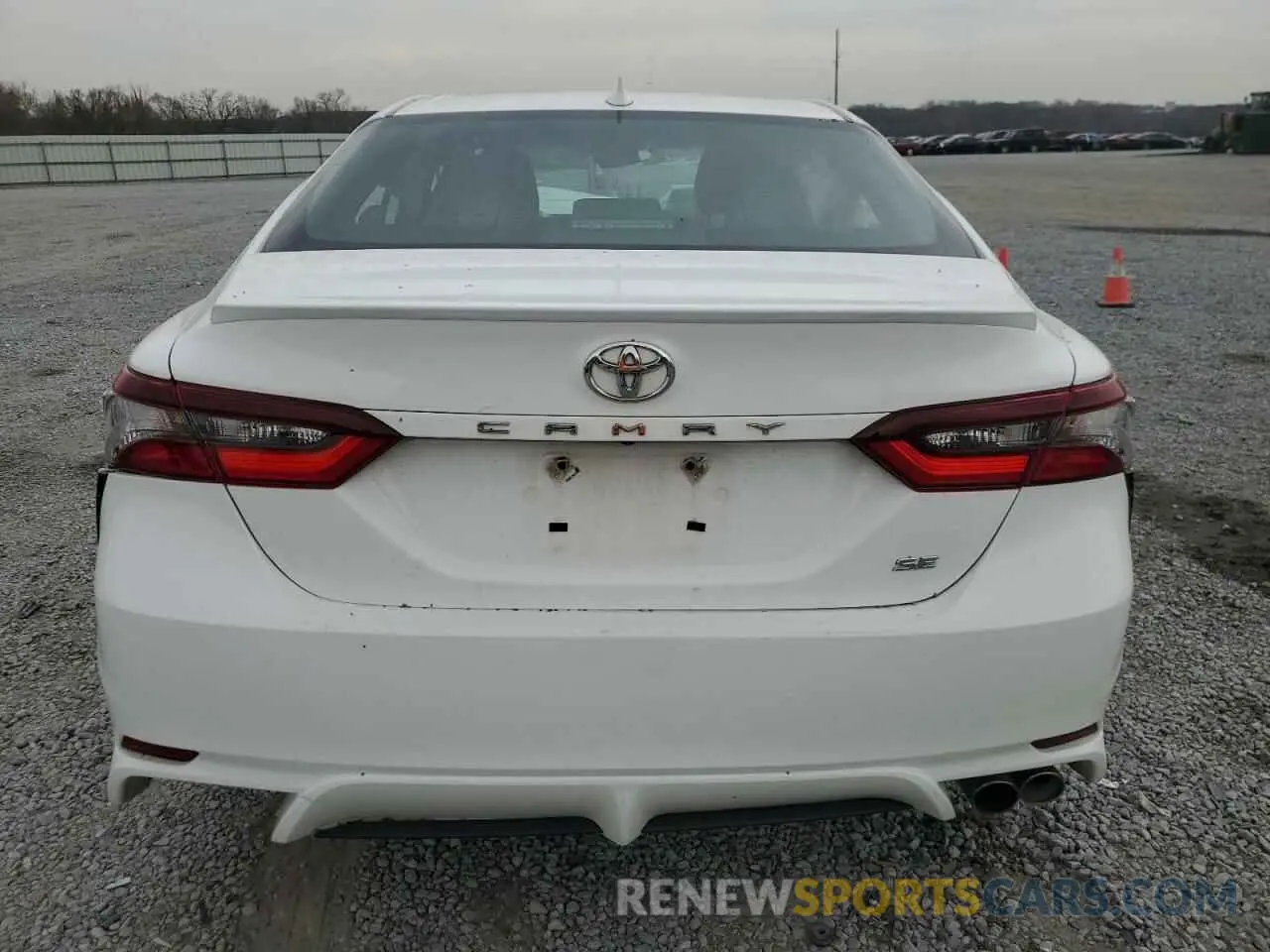 6 Photograph of a damaged car 4T1G11AK2MU484894 TOYOTA CAMRY 2021