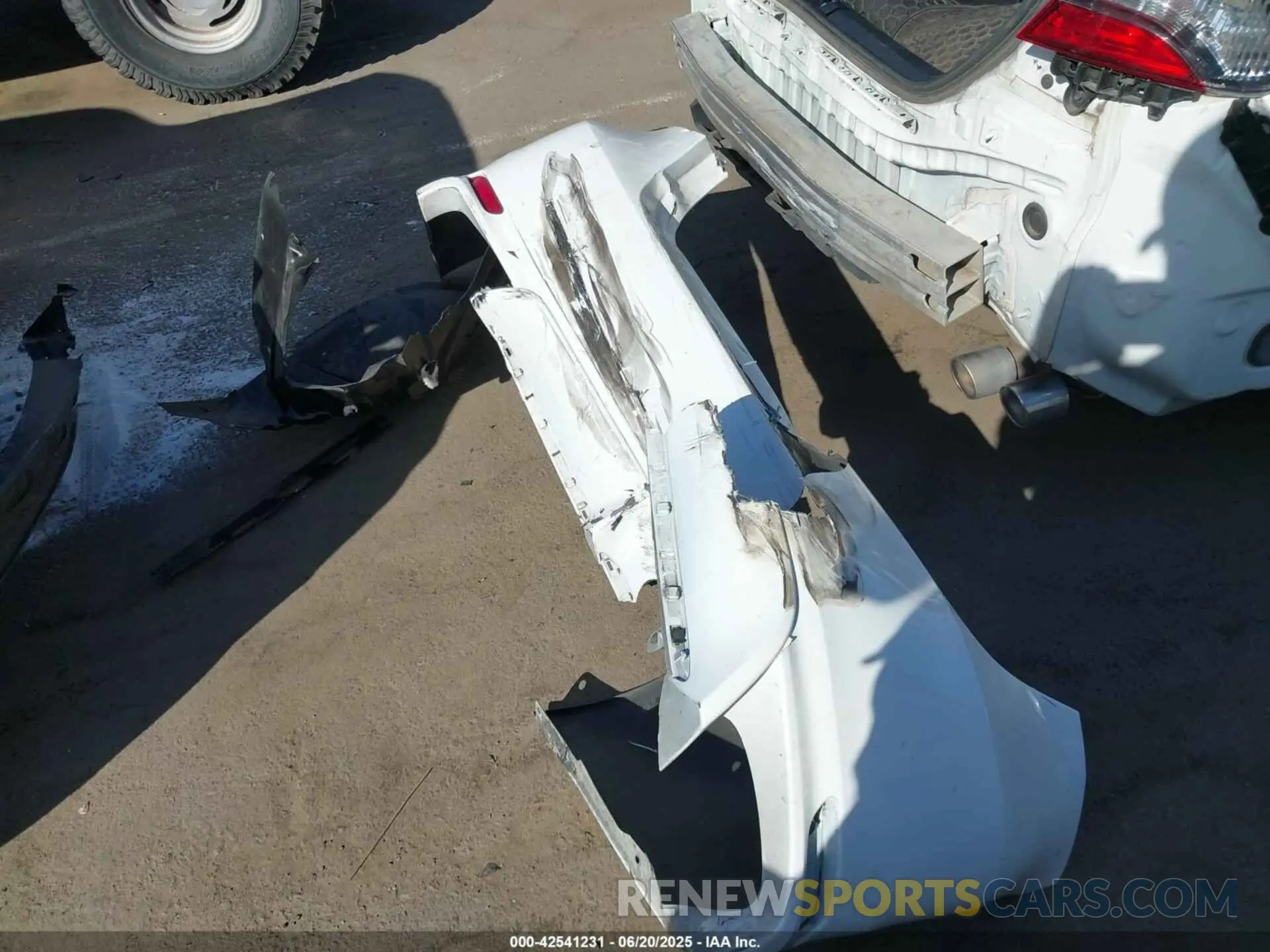 12 Photograph of a damaged car 4T1G11AK2MU488198 TOYOTA CAMRY 2021