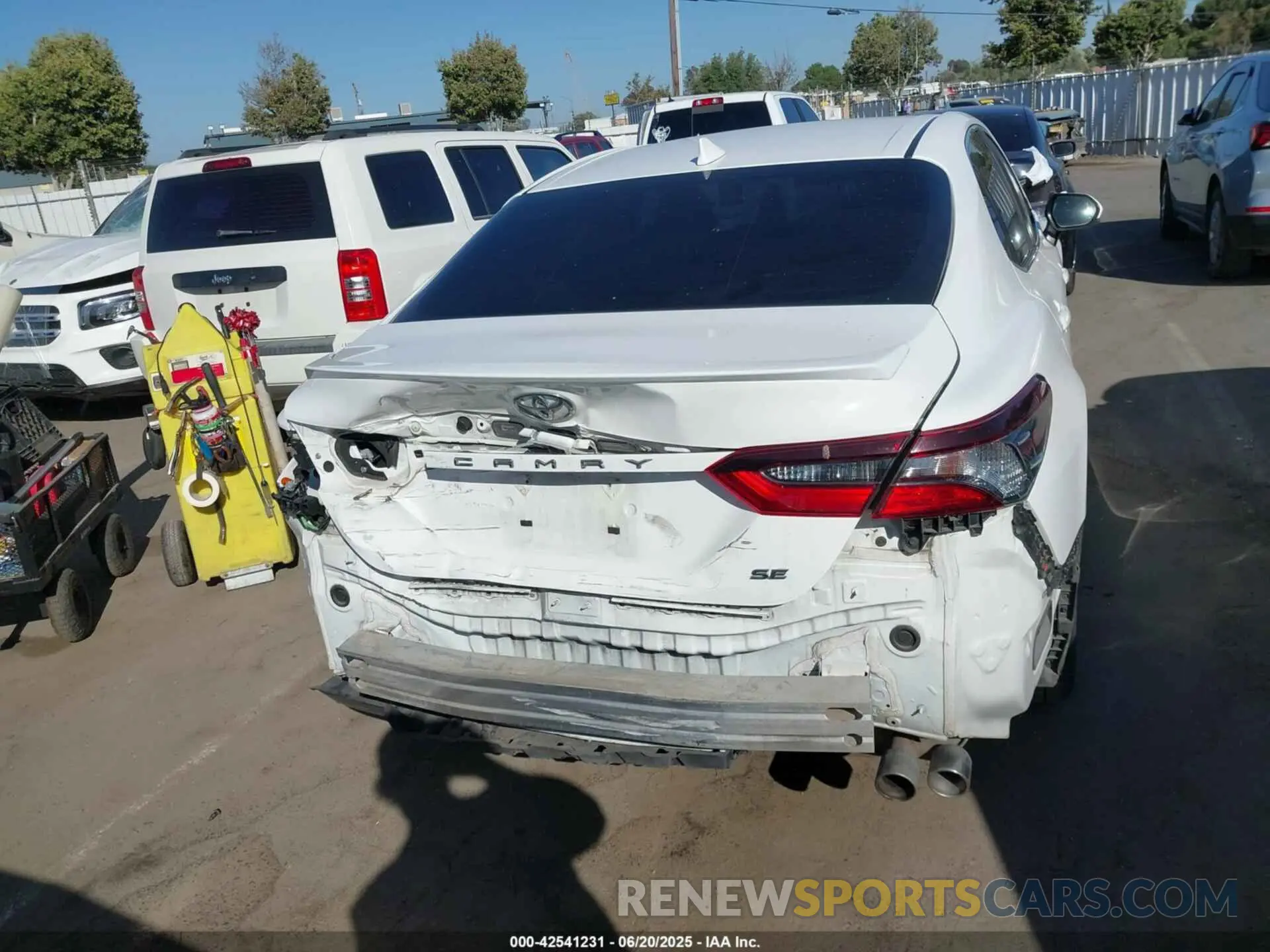 17 Photograph of a damaged car 4T1G11AK2MU488198 TOYOTA CAMRY 2021