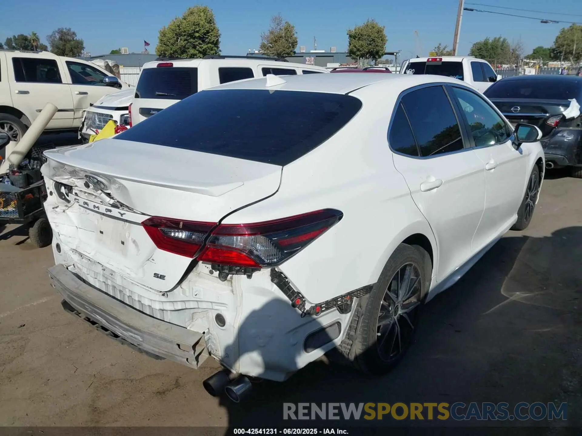 4 Photograph of a damaged car 4T1G11AK2MU488198 TOYOTA CAMRY 2021