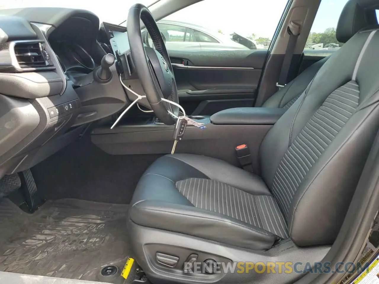 7 Photograph of a damaged car 4T1G11AK2MU492901 TOYOTA CAMRY 2021