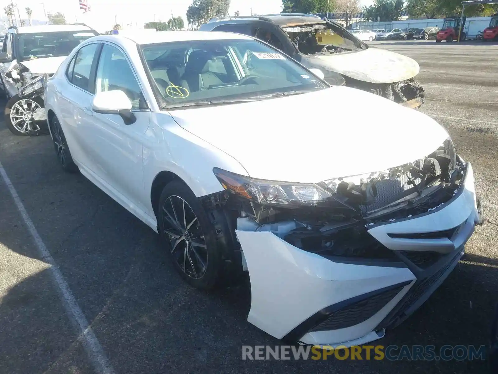 1 Photograph of a damaged car 4T1G11AK2MU512323 TOYOTA CAMRY 2021