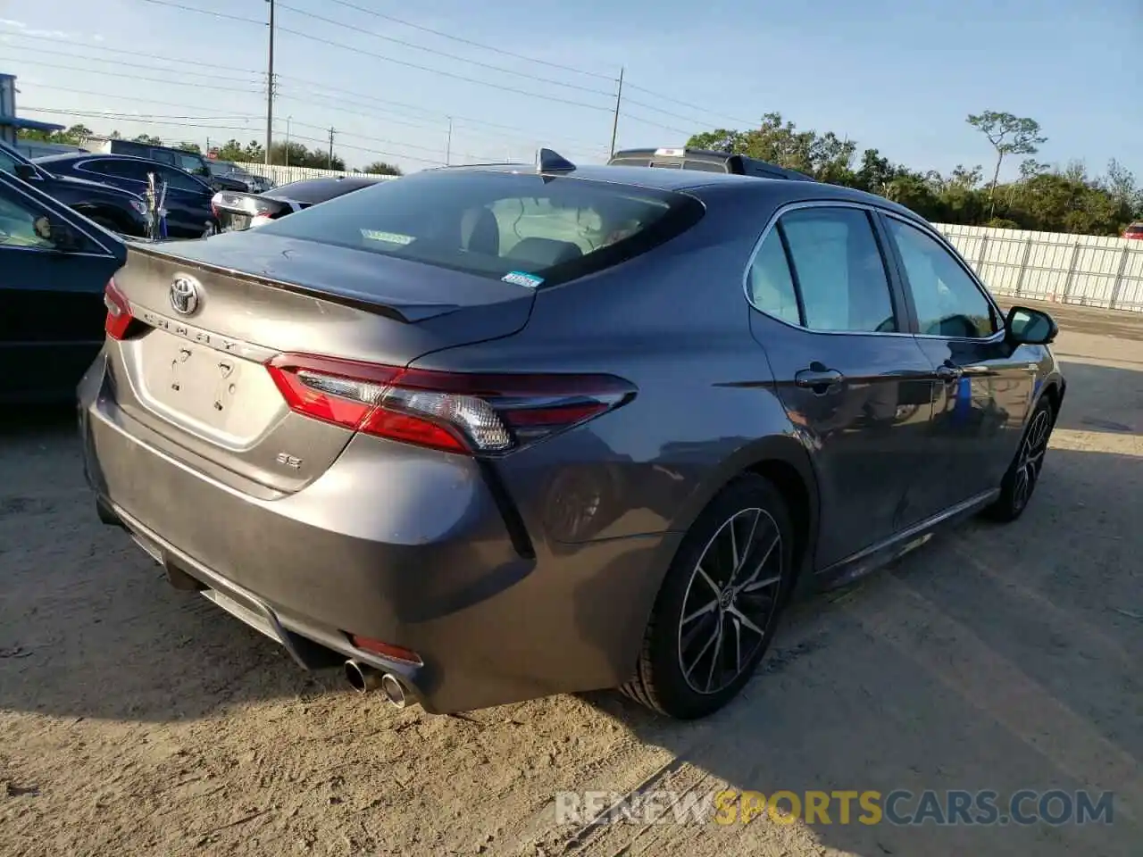 3 Photograph of a damaged car 4T1G11AK2MU538565 TOYOTA CAMRY 2021