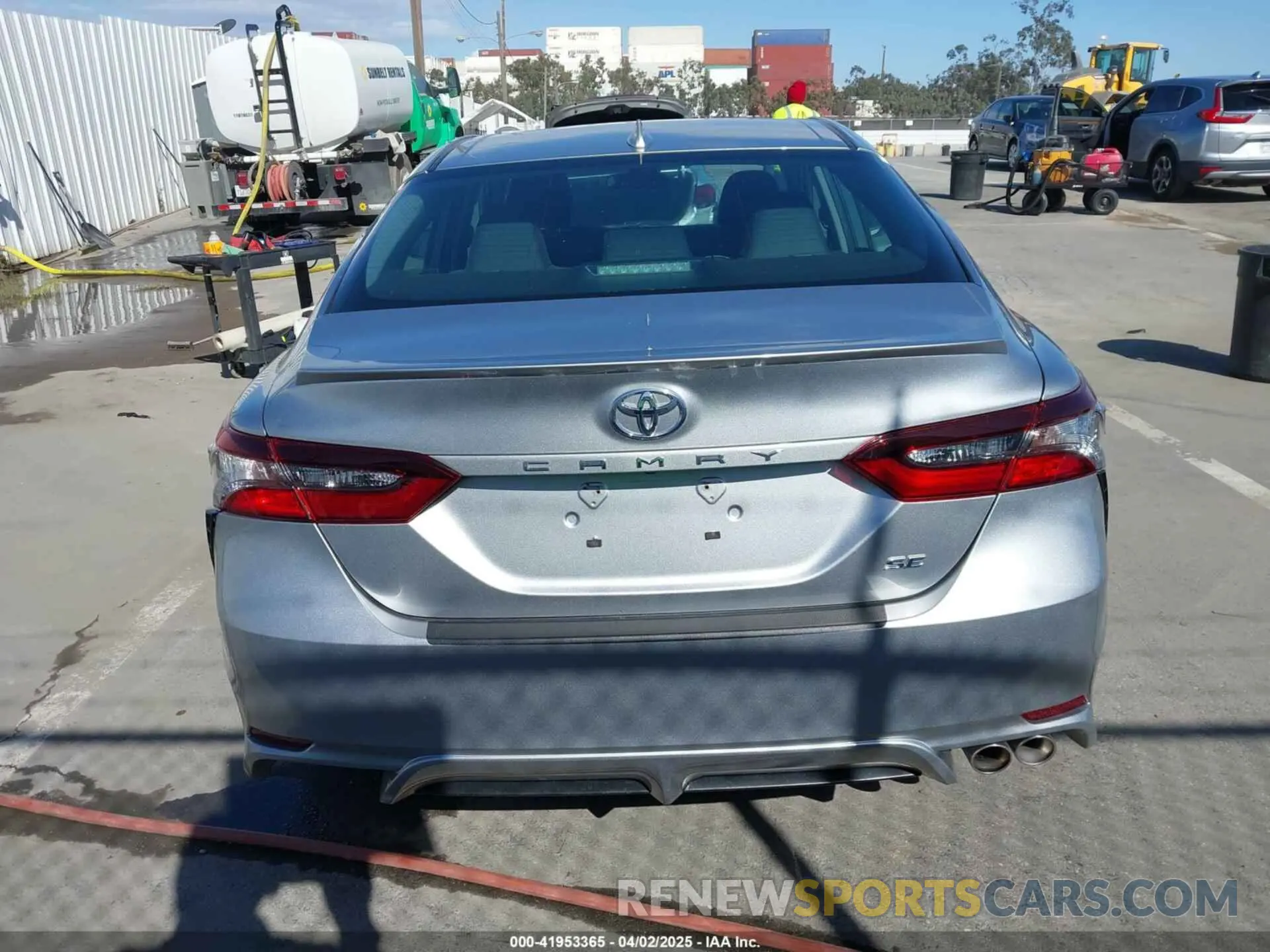 16 Photograph of a damaged car 4T1G11AK2MU539134 TOYOTA CAMRY 2021
