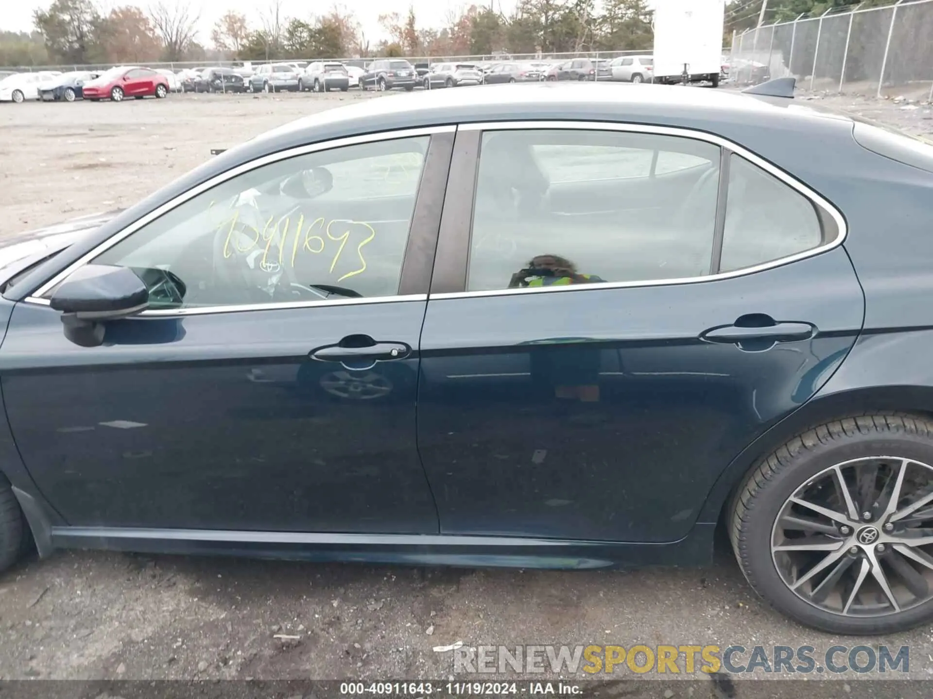 14 Photograph of a damaged car 4T1G11AK2MU542437 TOYOTA CAMRY 2021
