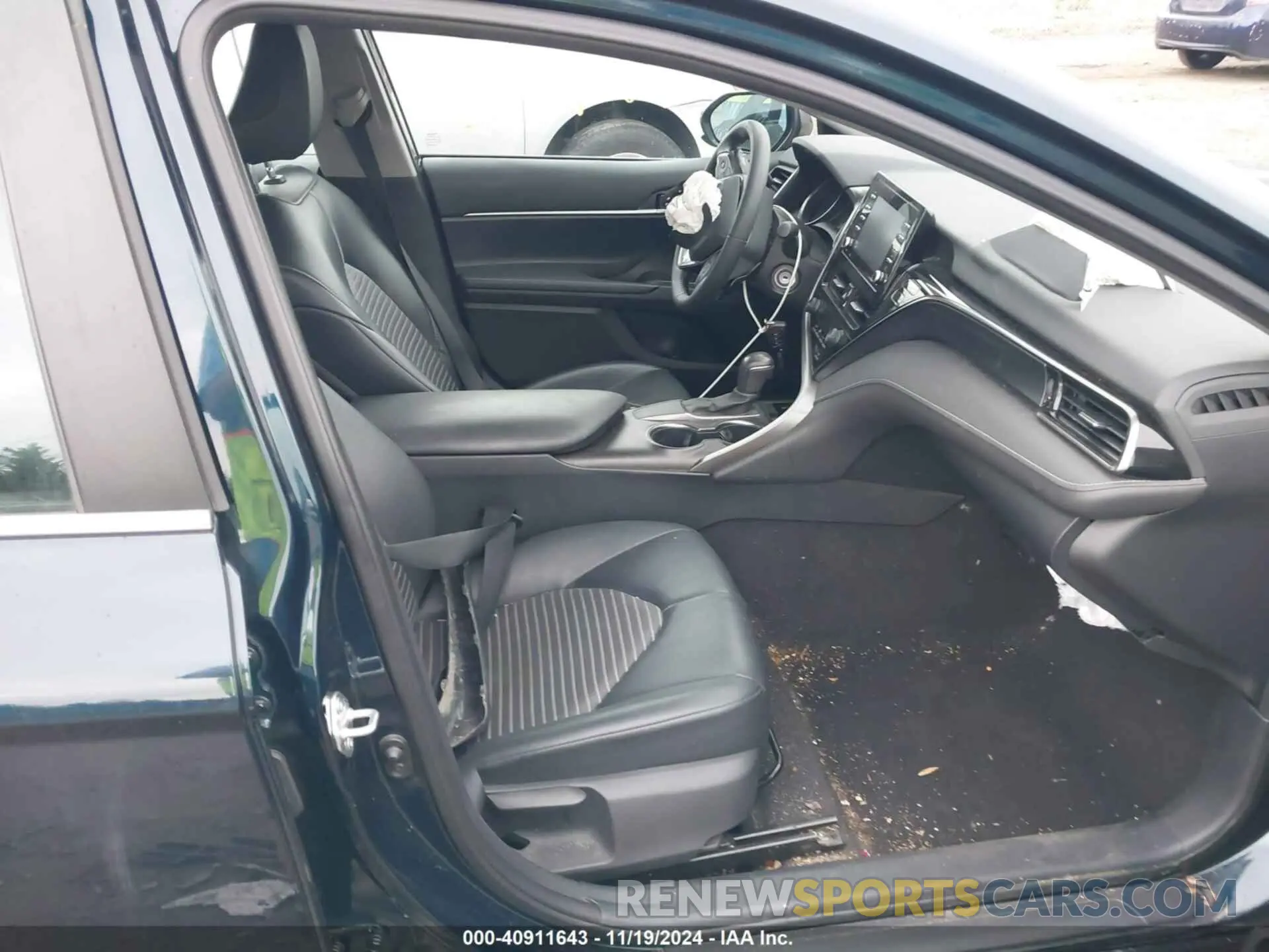 5 Photograph of a damaged car 4T1G11AK2MU542437 TOYOTA CAMRY 2021