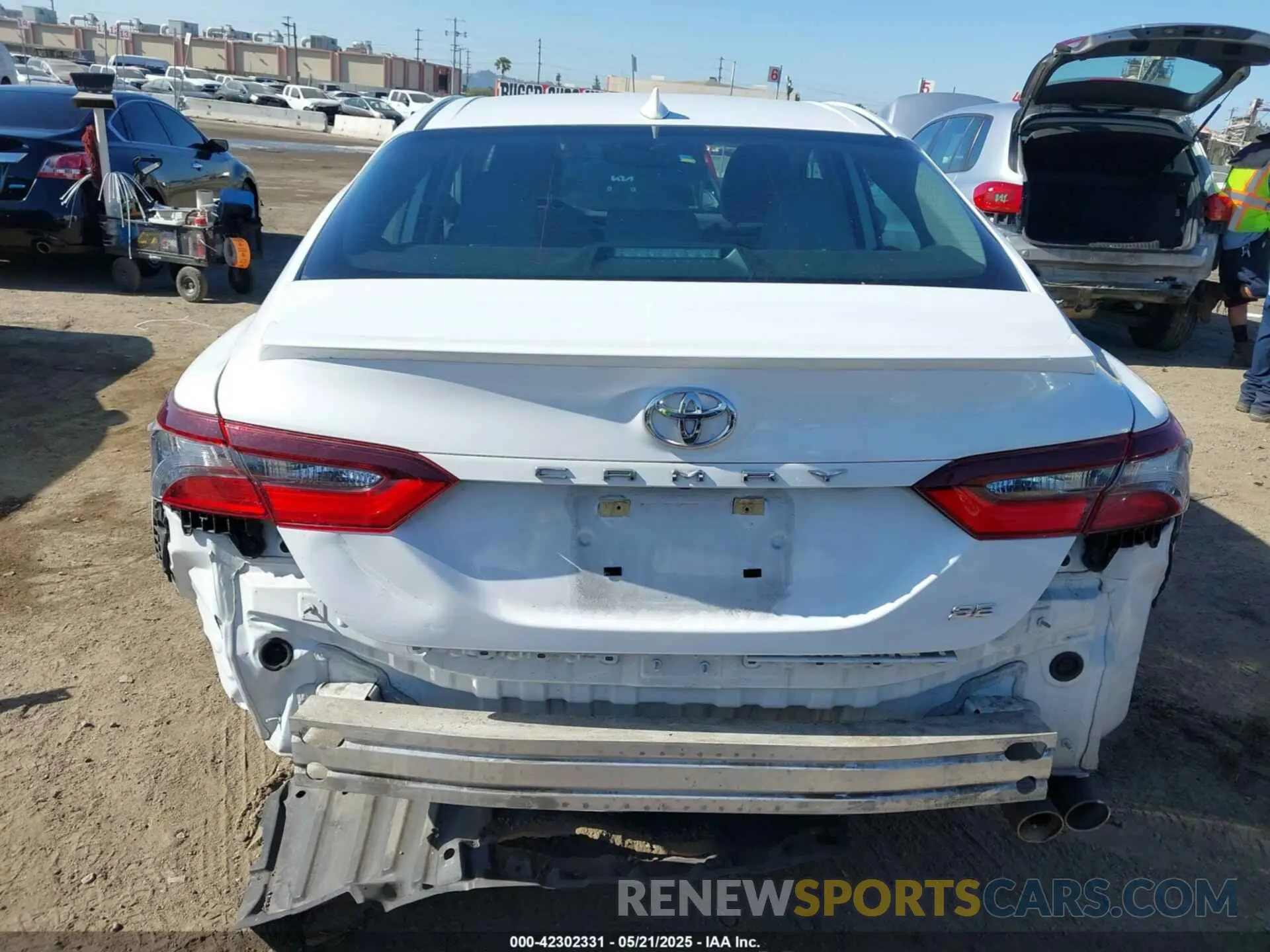 17 Photograph of a damaged car 4T1G11AK2MU545807 TOYOTA CAMRY 2021