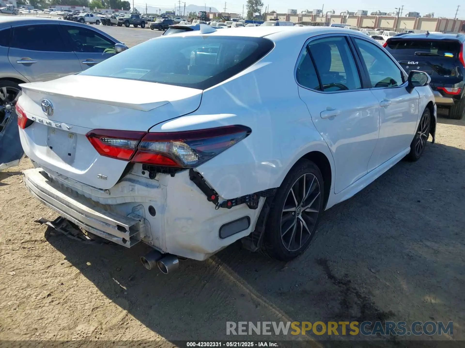 4 Photograph of a damaged car 4T1G11AK2MU545807 TOYOTA CAMRY 2021
