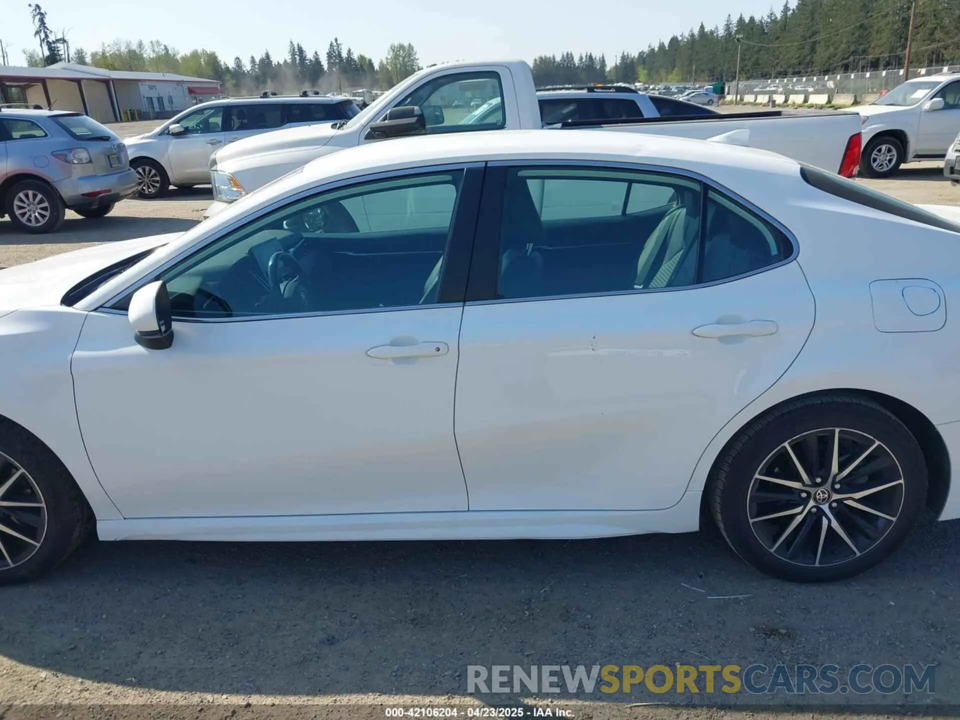 15 Photograph of a damaged car 4T1G11AK2MU547086 TOYOTA CAMRY 2021