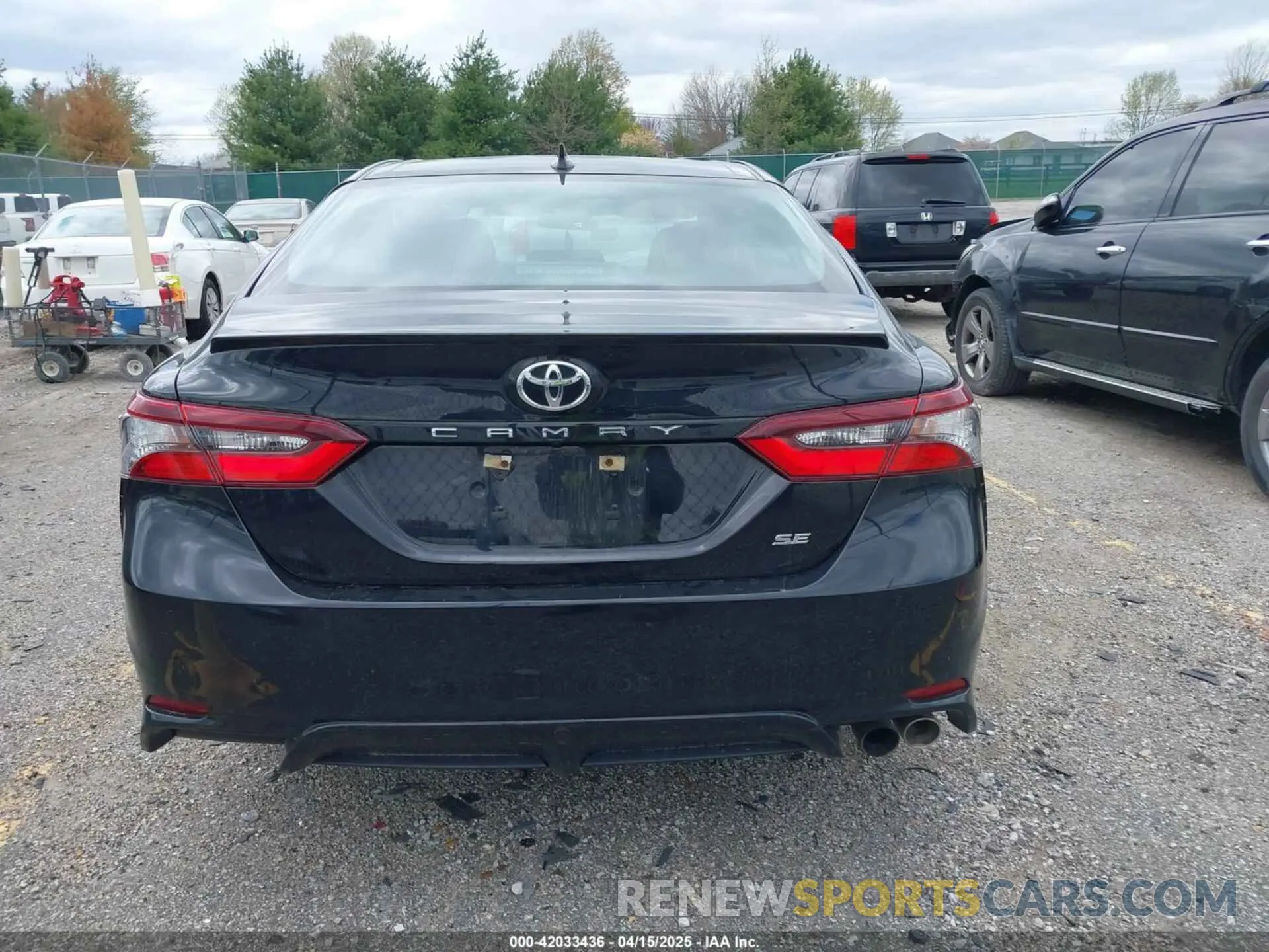17 Photograph of a damaged car 4T1G11AK2MU548996 TOYOTA CAMRY 2021