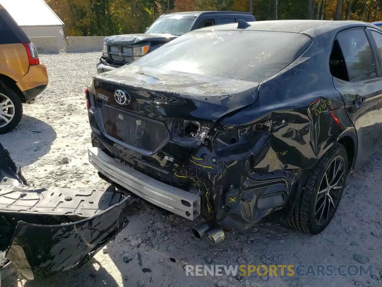 9 Photograph of a damaged car 4T1G11AK2MU566236 TOYOTA CAMRY 2021