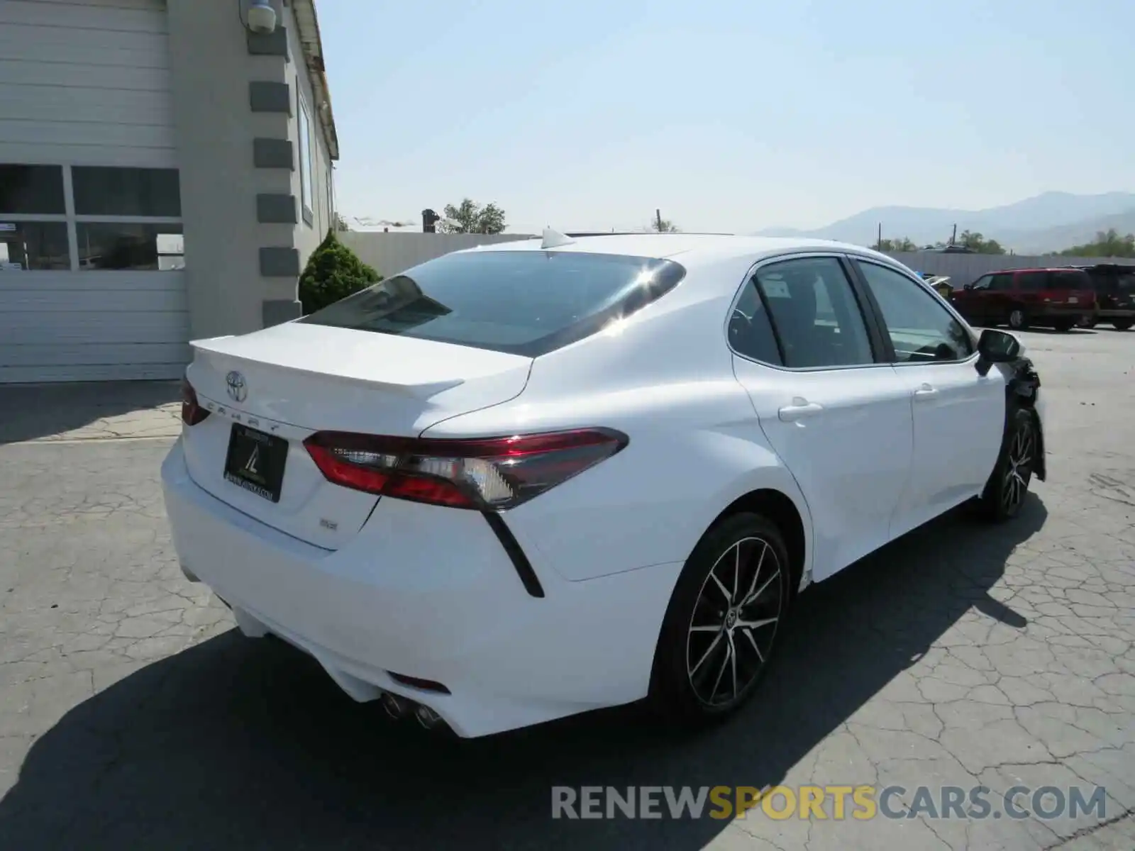 4 Photograph of a damaged car 4T1G11AK2MU572991 TOYOTA CAMRY 2021