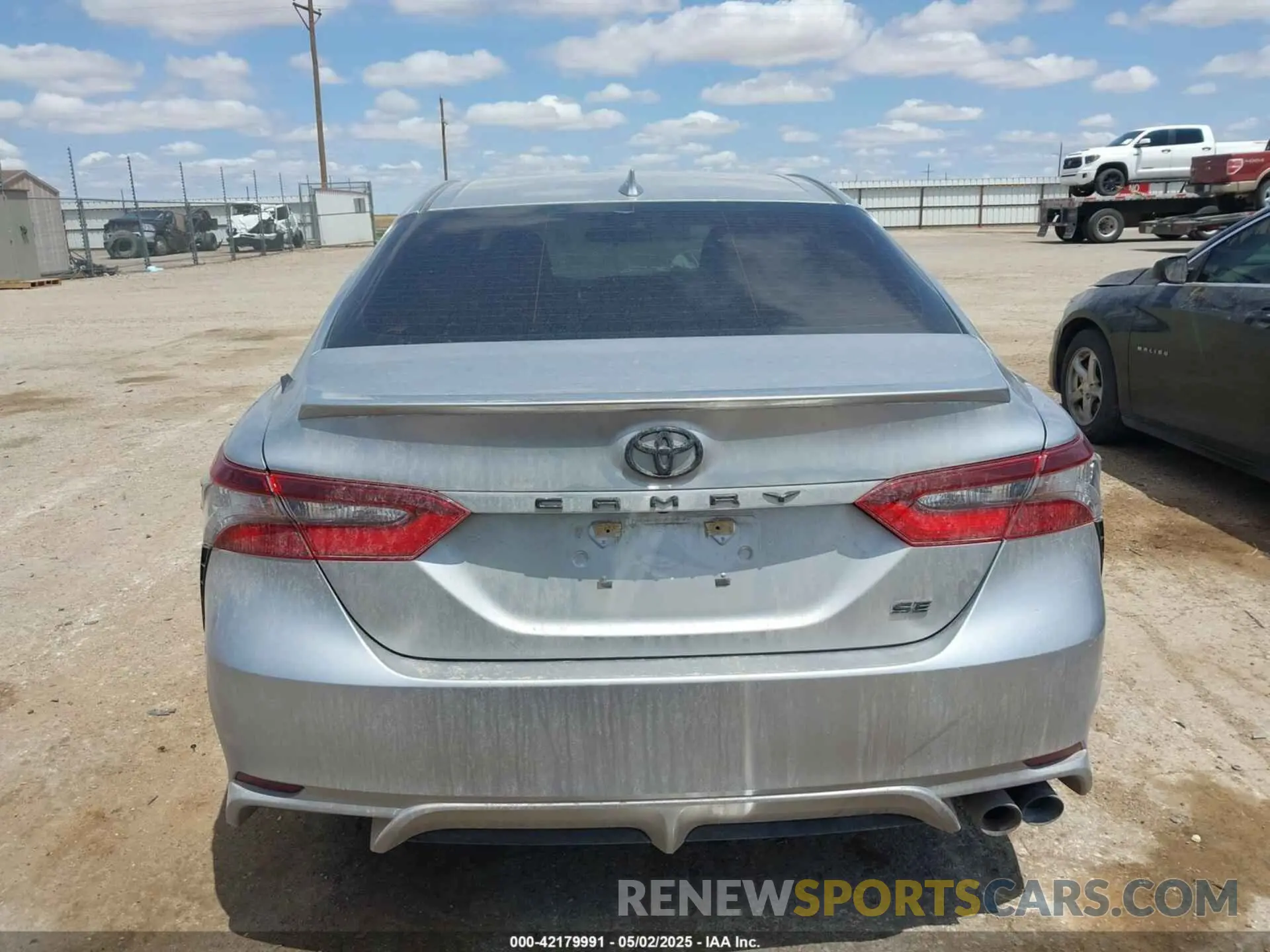 17 Photograph of a damaged car 4T1G11AK2MU578354 TOYOTA CAMRY 2021