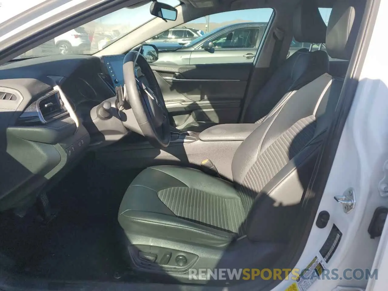 7 Photograph of a damaged car 4T1G11AK2MU580668 TOYOTA CAMRY 2021