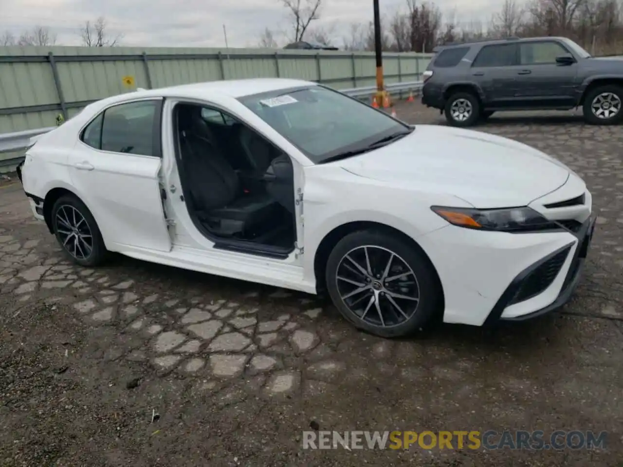 4 Photograph of a damaged car 4T1G11AK2MU591413 TOYOTA CAMRY 2021