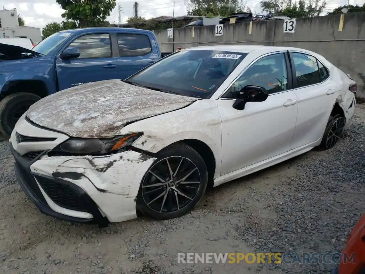 1 Photograph of a damaged car 4T1G11AK2MU592335 TOYOTA CAMRY 2021