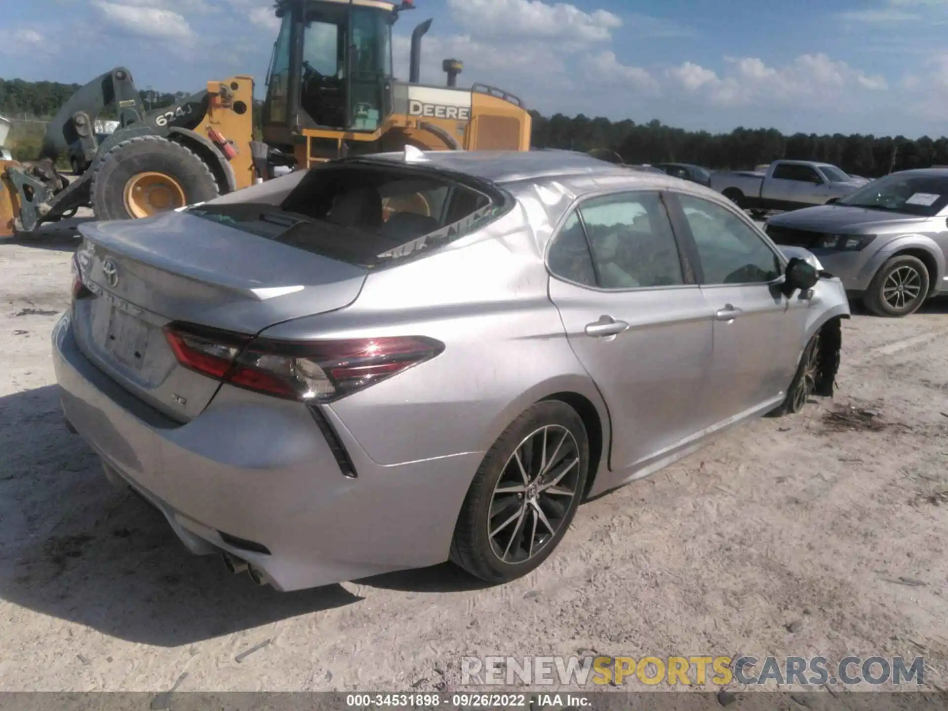 4 Photograph of a damaged car 4T1G11AK2MU611532 TOYOTA CAMRY 2021