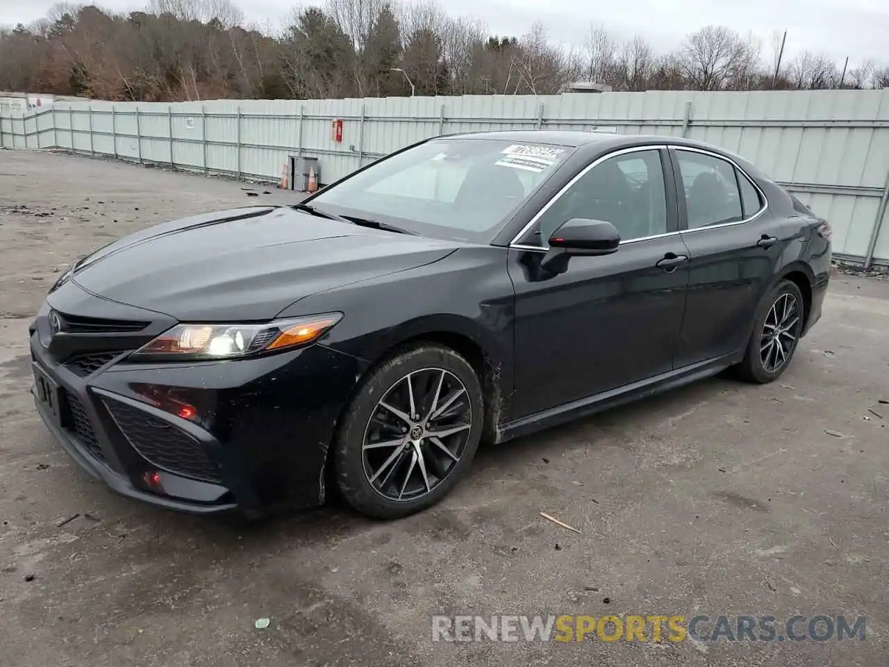 1 Photograph of a damaged car 4T1G11AK3MU404423 TOYOTA CAMRY 2021