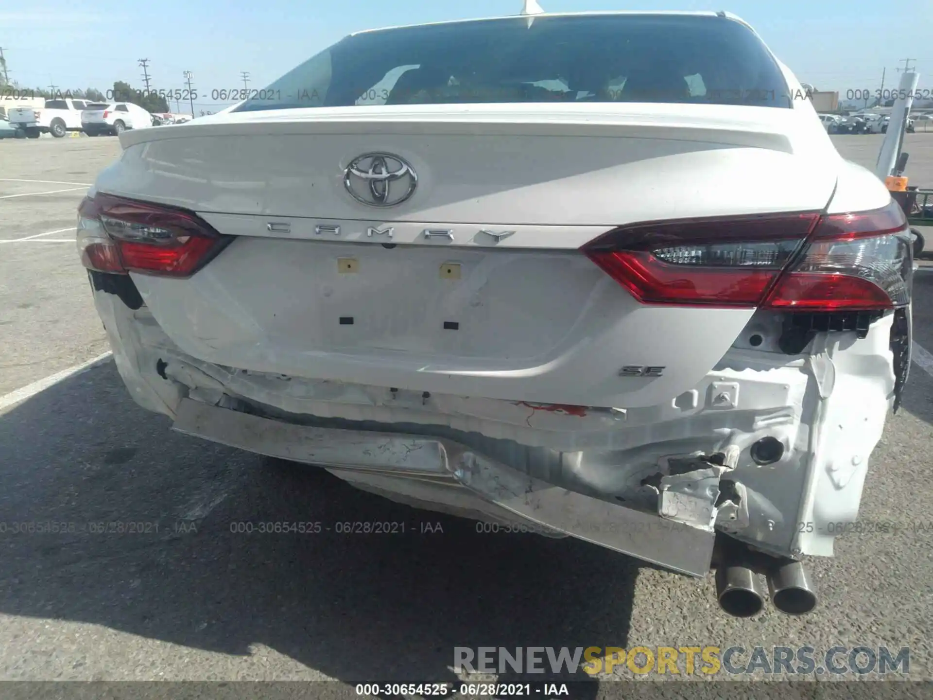 6 Photograph of a damaged car 4T1G11AK3MU422985 TOYOTA CAMRY 2021