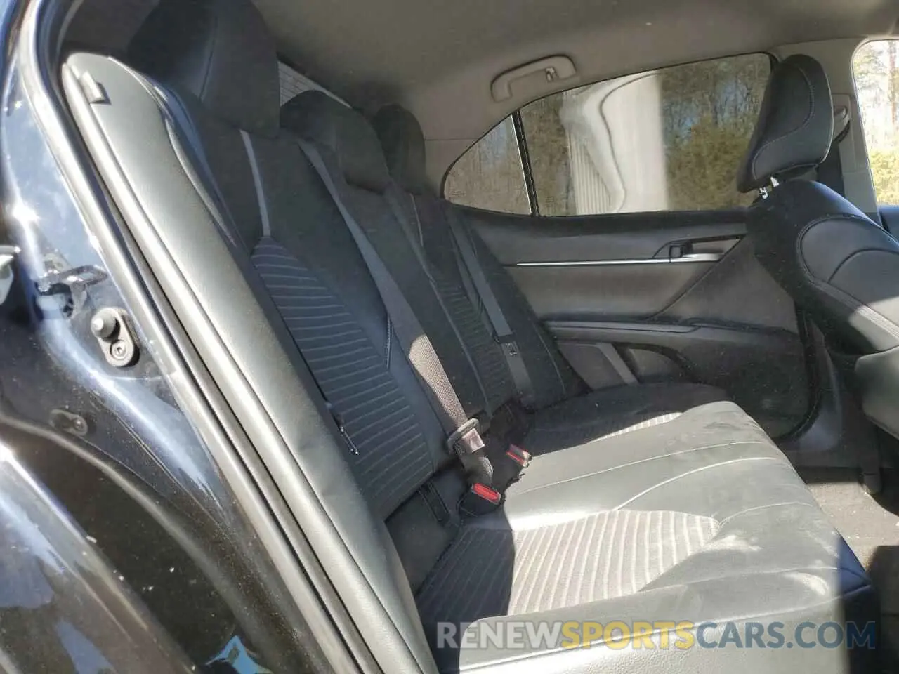 10 Photograph of a damaged car 4T1G11AK3MU432044 TOYOTA CAMRY 2021