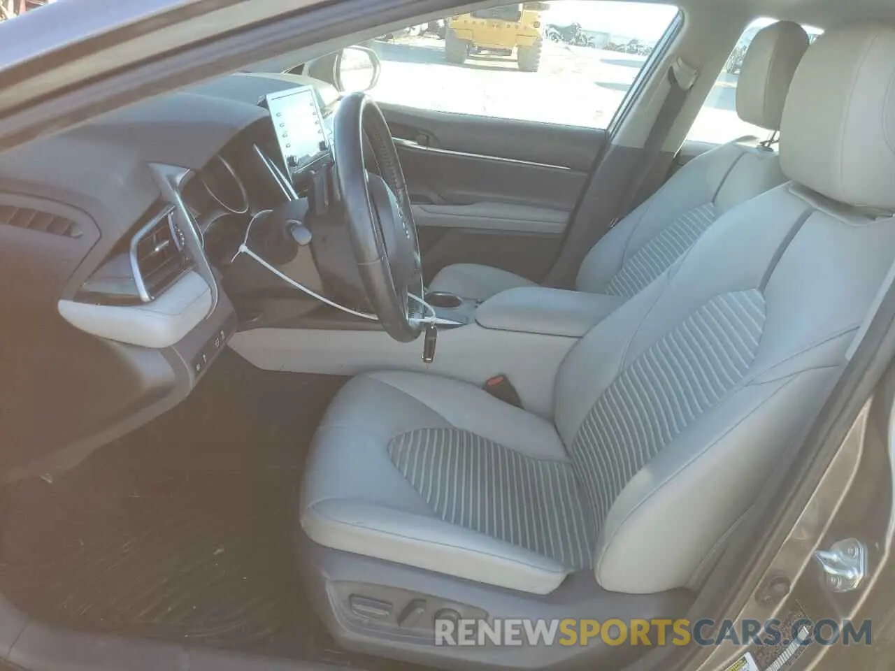 7 Photograph of a damaged car 4T1G11AK3MU437552 TOYOTA CAMRY 2021