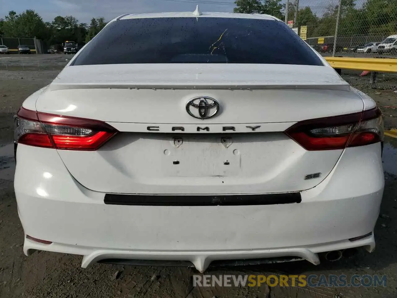 6 Photograph of a damaged car 4T1G11AK3MU446171 TOYOTA CAMRY 2021