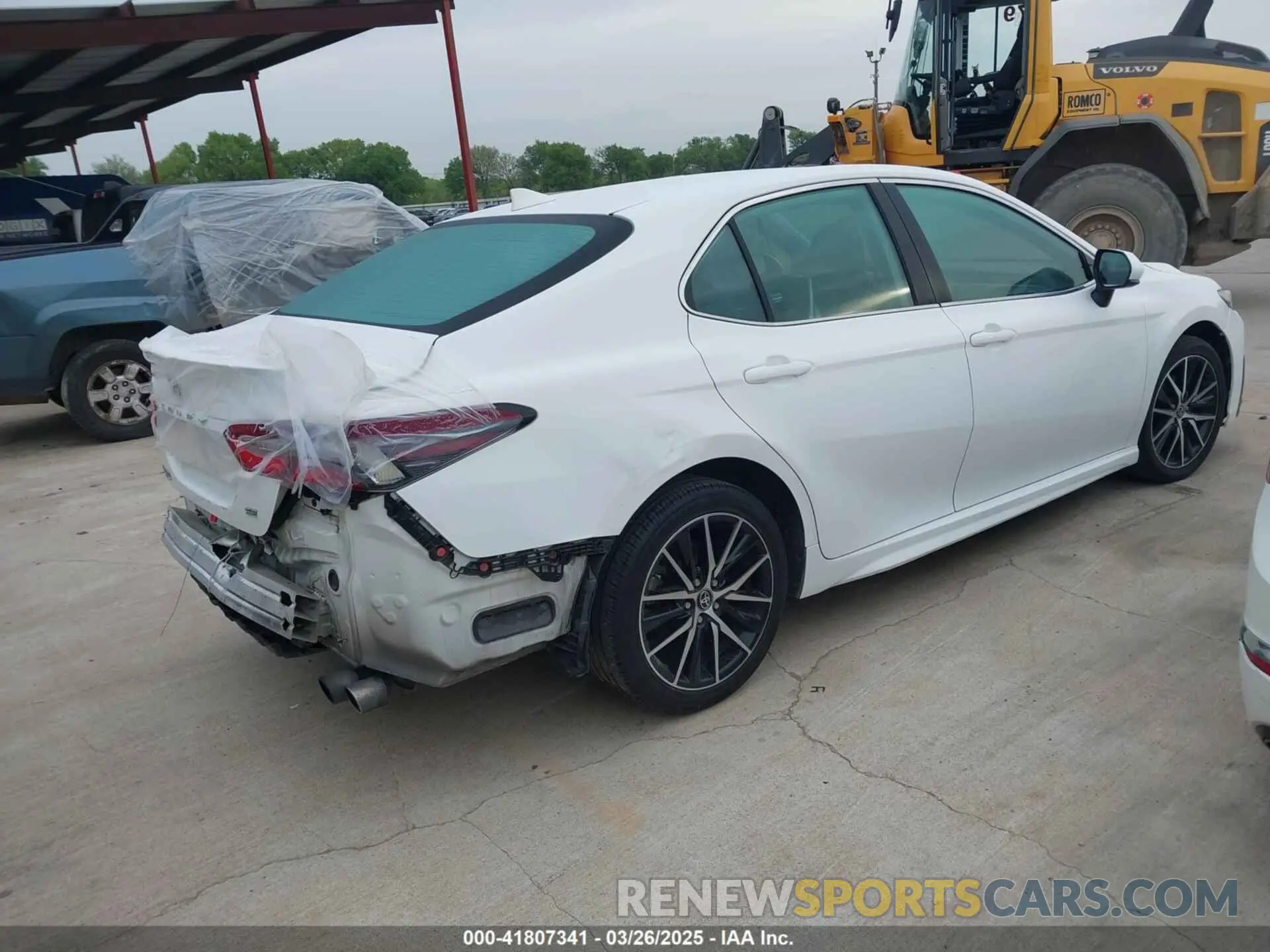4 Photograph of a damaged car 4T1G11AK3MU451421 TOYOTA CAMRY 2021