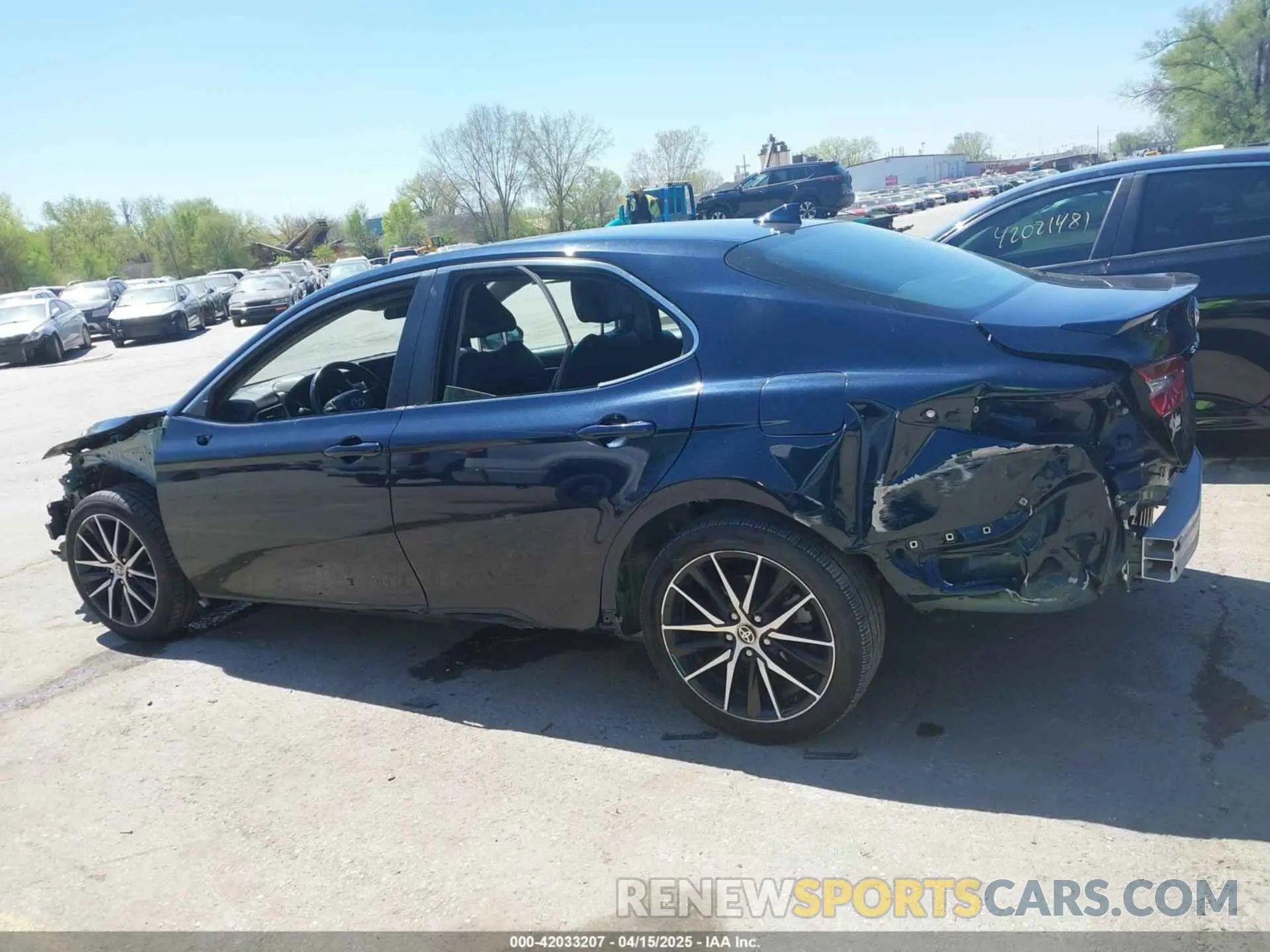 15 Photograph of a damaged car 4T1G11AK3MU462290 TOYOTA CAMRY 2021